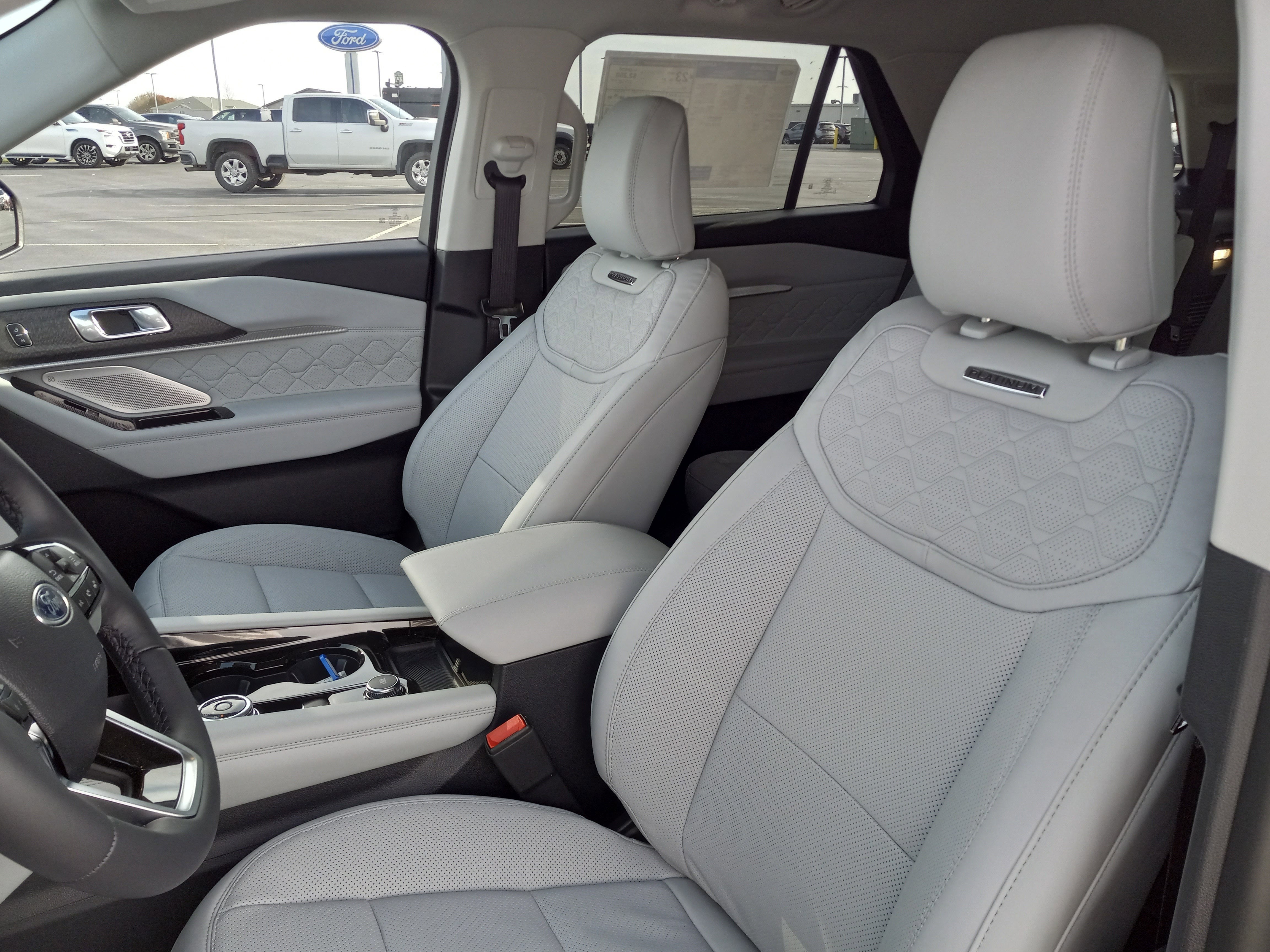 2026 Ford Explorer Platinum 4WD