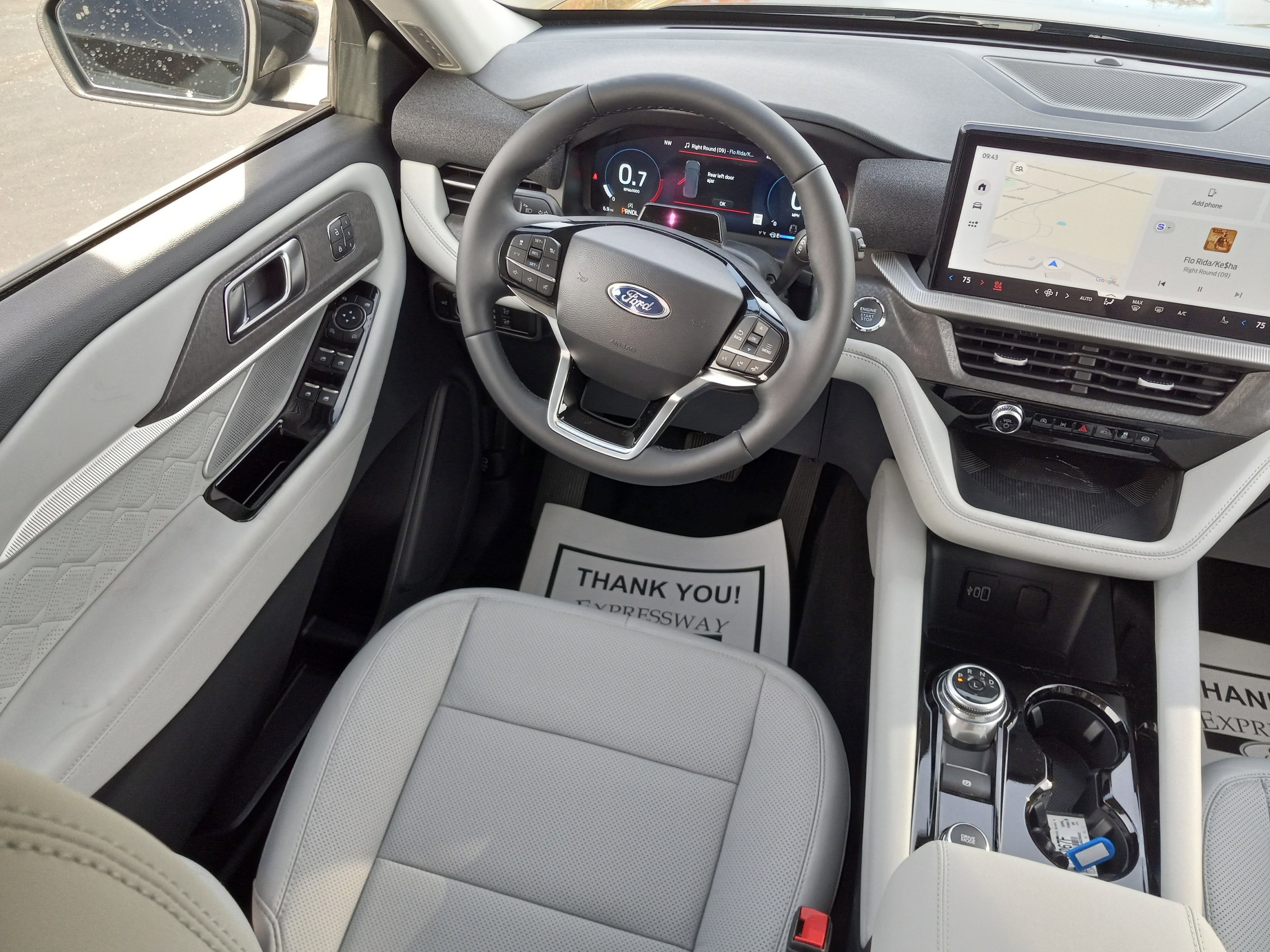 2026 Ford Explorer Platinum 4WD