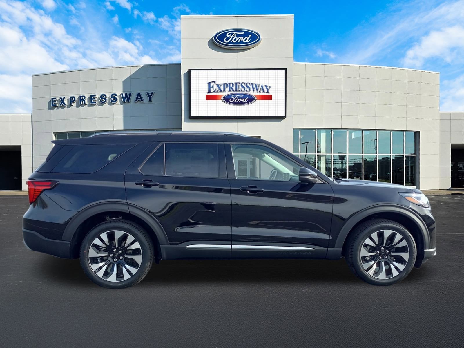 2026 Ford Explorer Platinum 4WD
