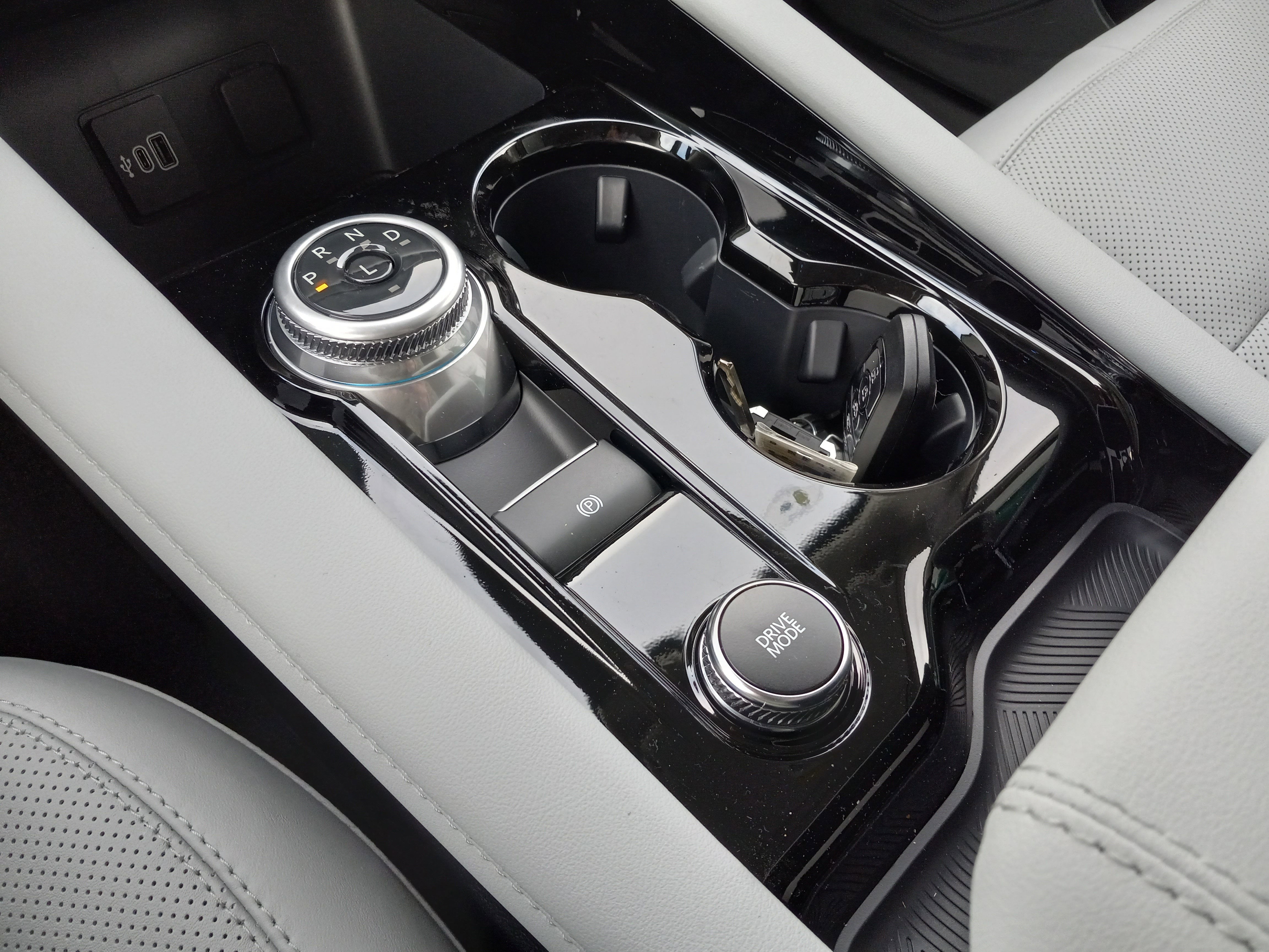 2026 Ford Explorer Platinum 4WD