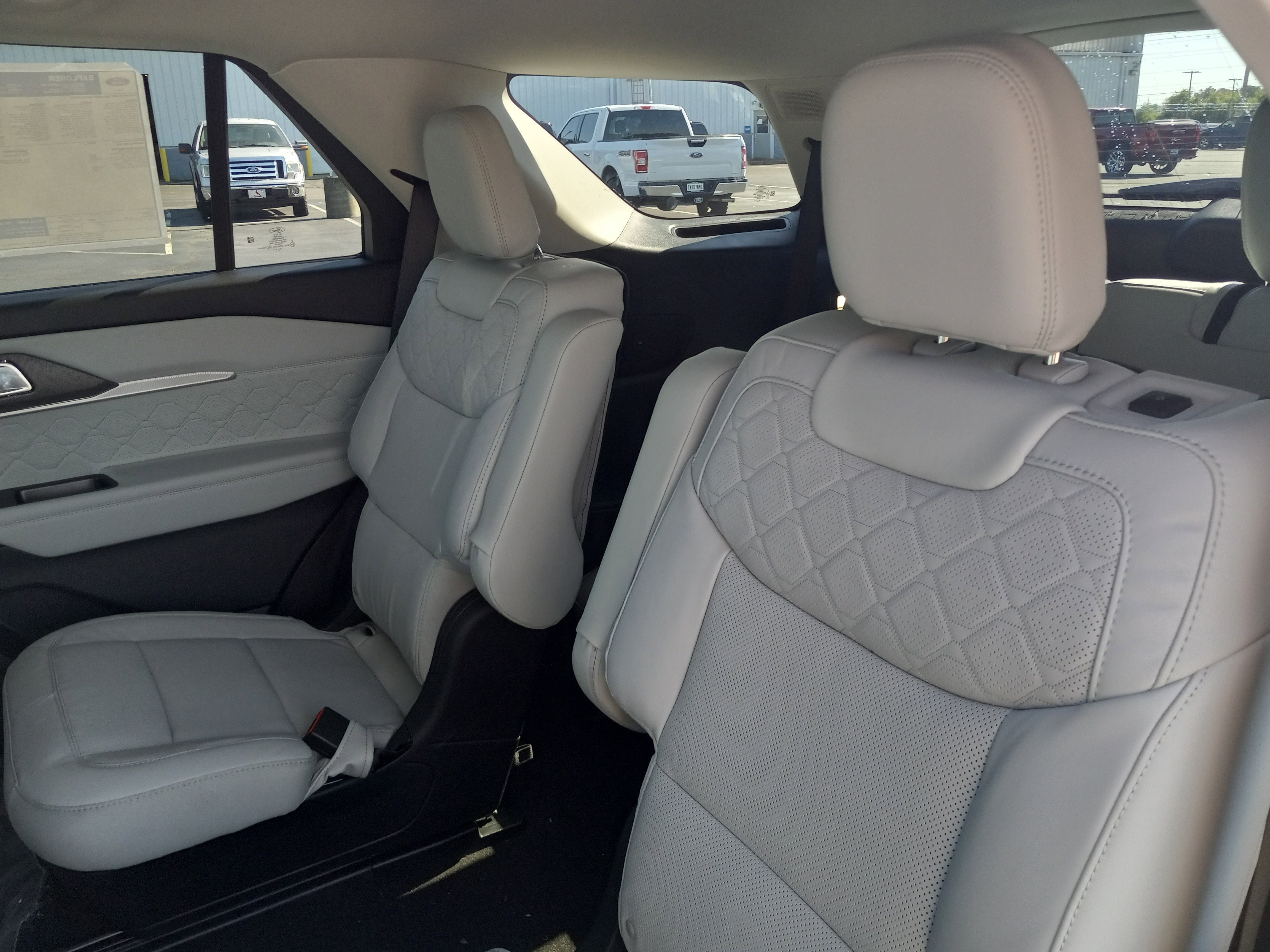 2026 Ford Explorer Platinum 4WD