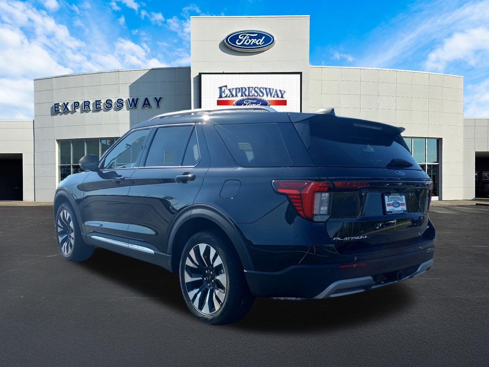 2026 Ford Explorer Platinum 4WD