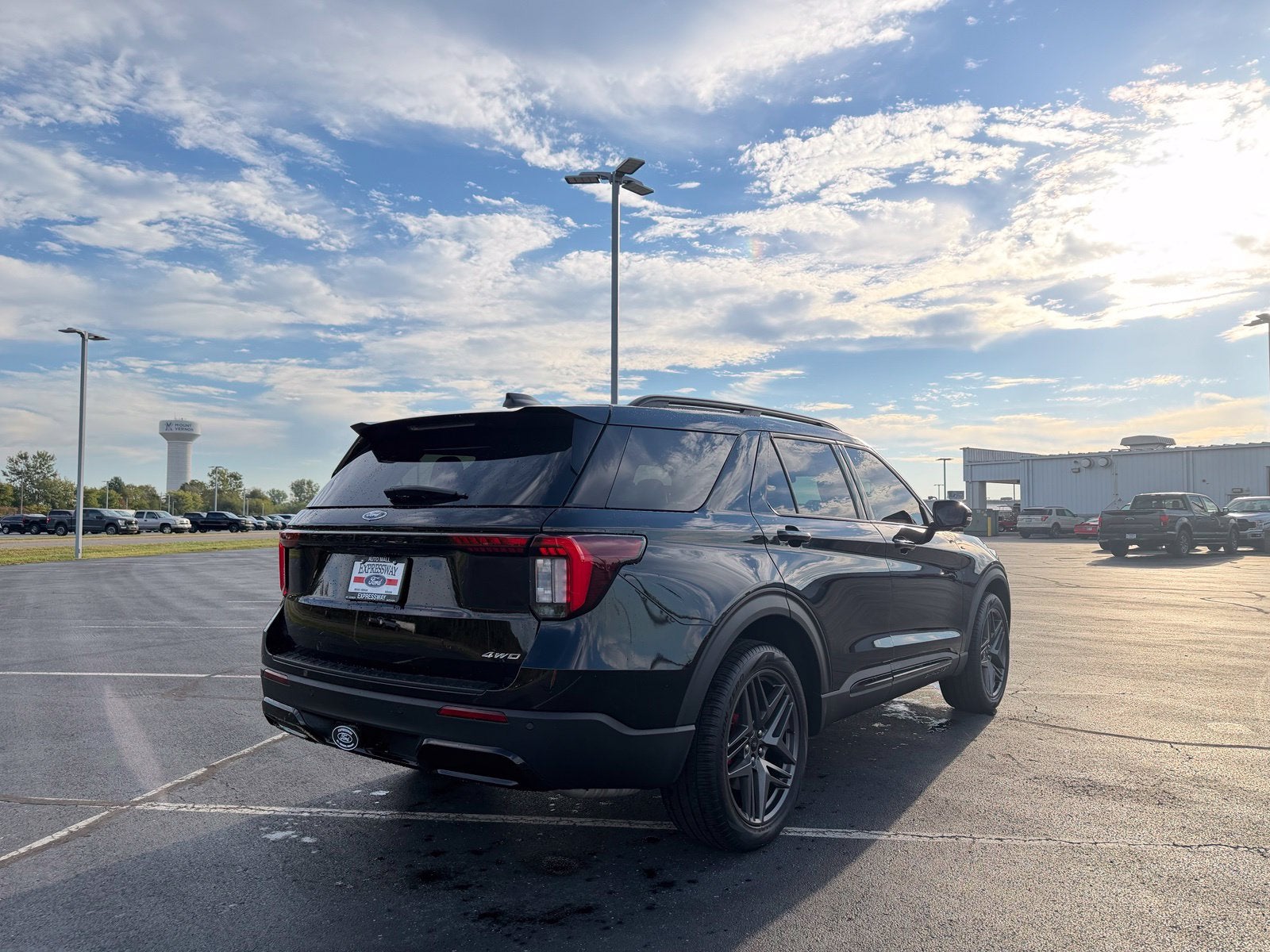 2025 Ford Explorer ST-Line