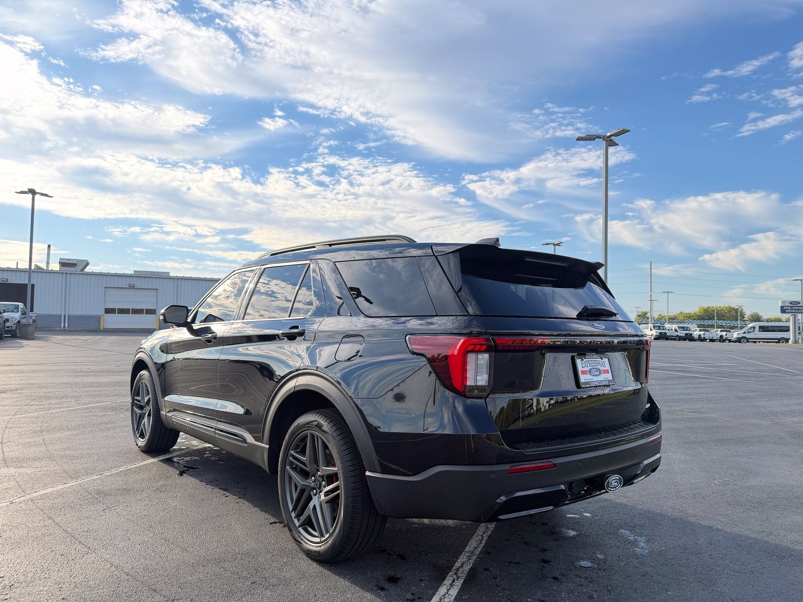 2025 Ford Explorer ST-Line