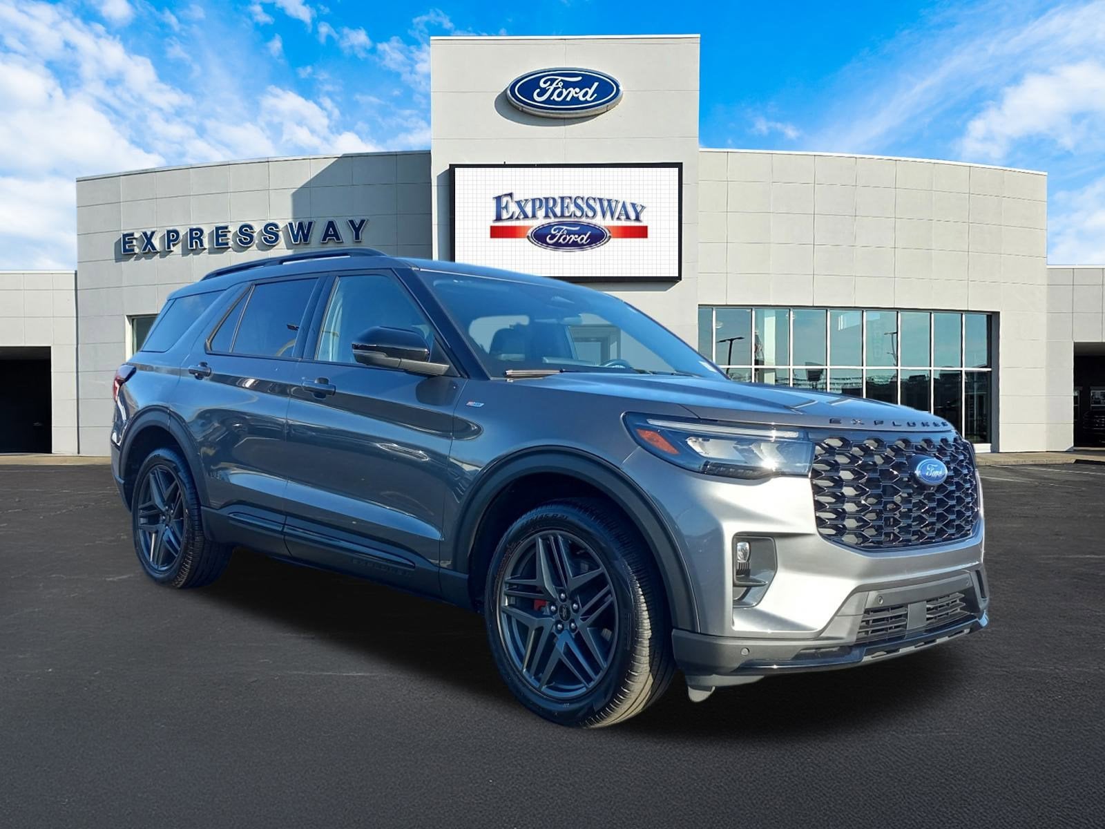 2025 Ford Explorer ST-Line