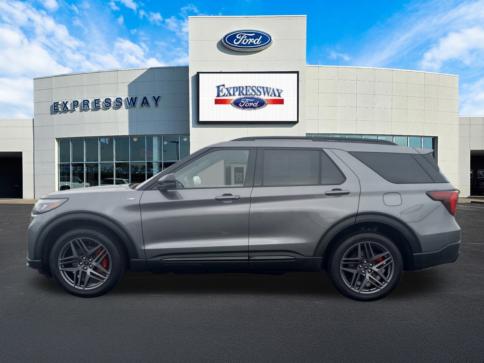2025 Ford Explorer ST-Line
