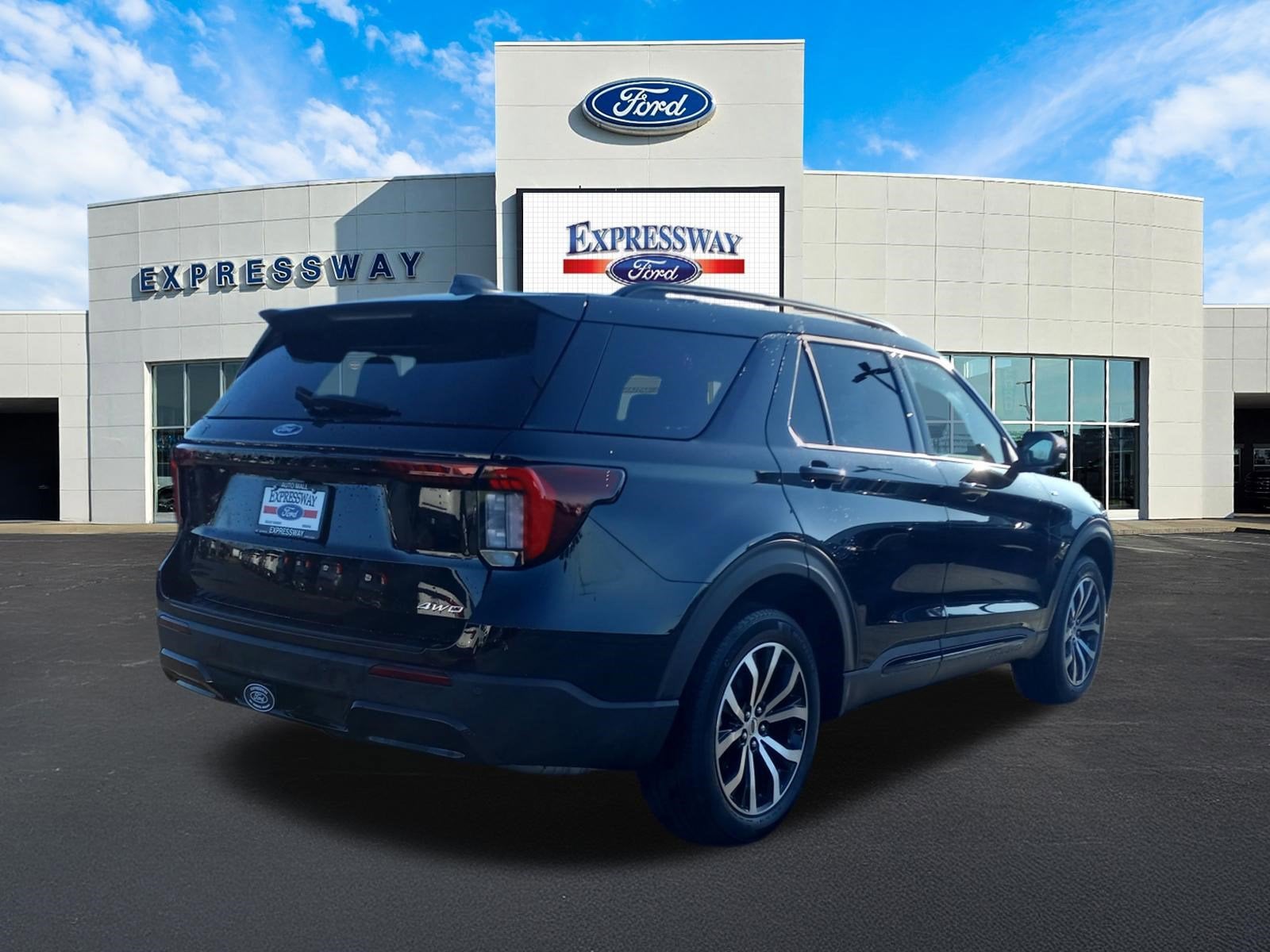 2025 Ford Explorer ST-Line