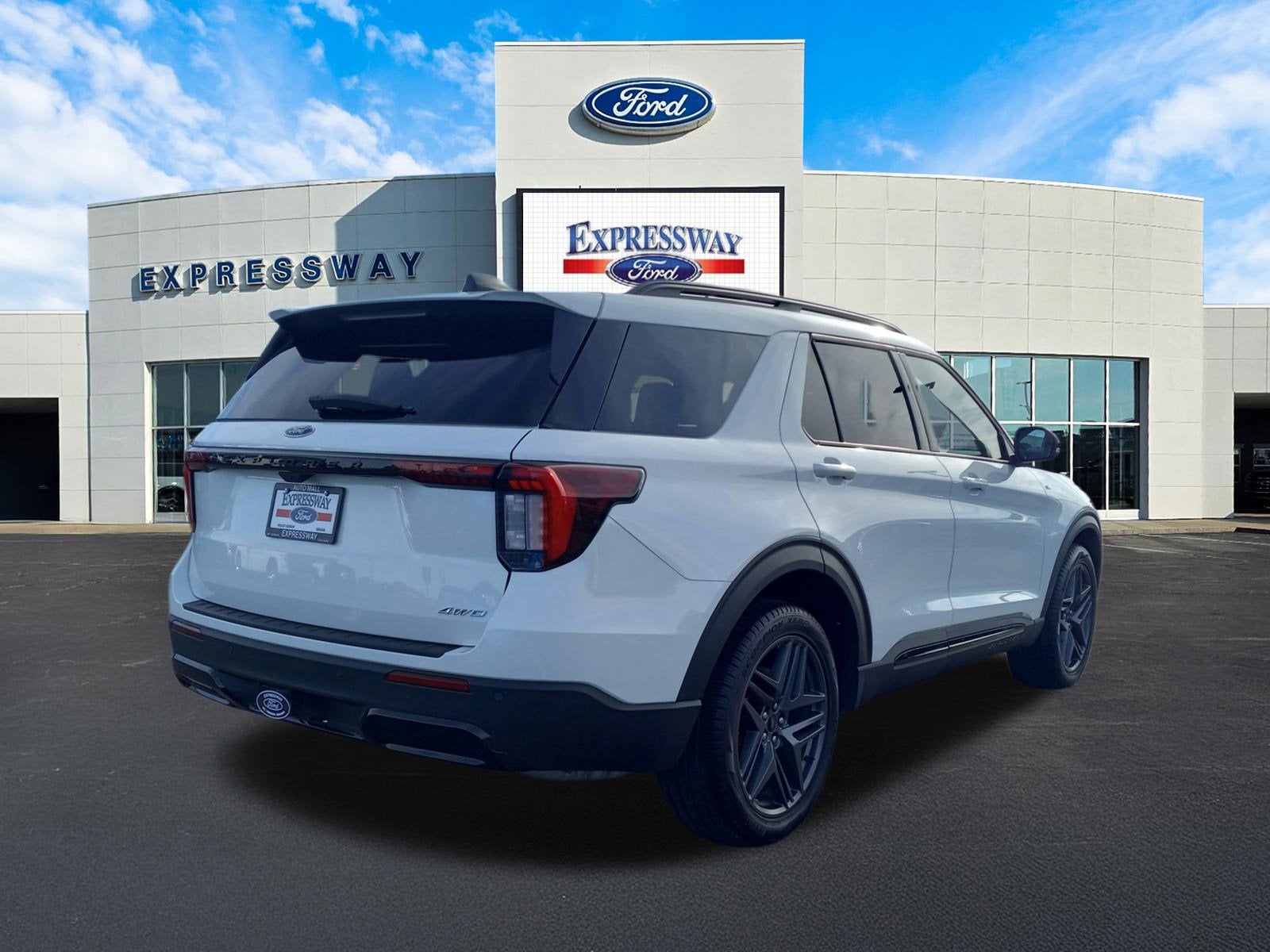 2025 Ford Explorer ST-Line