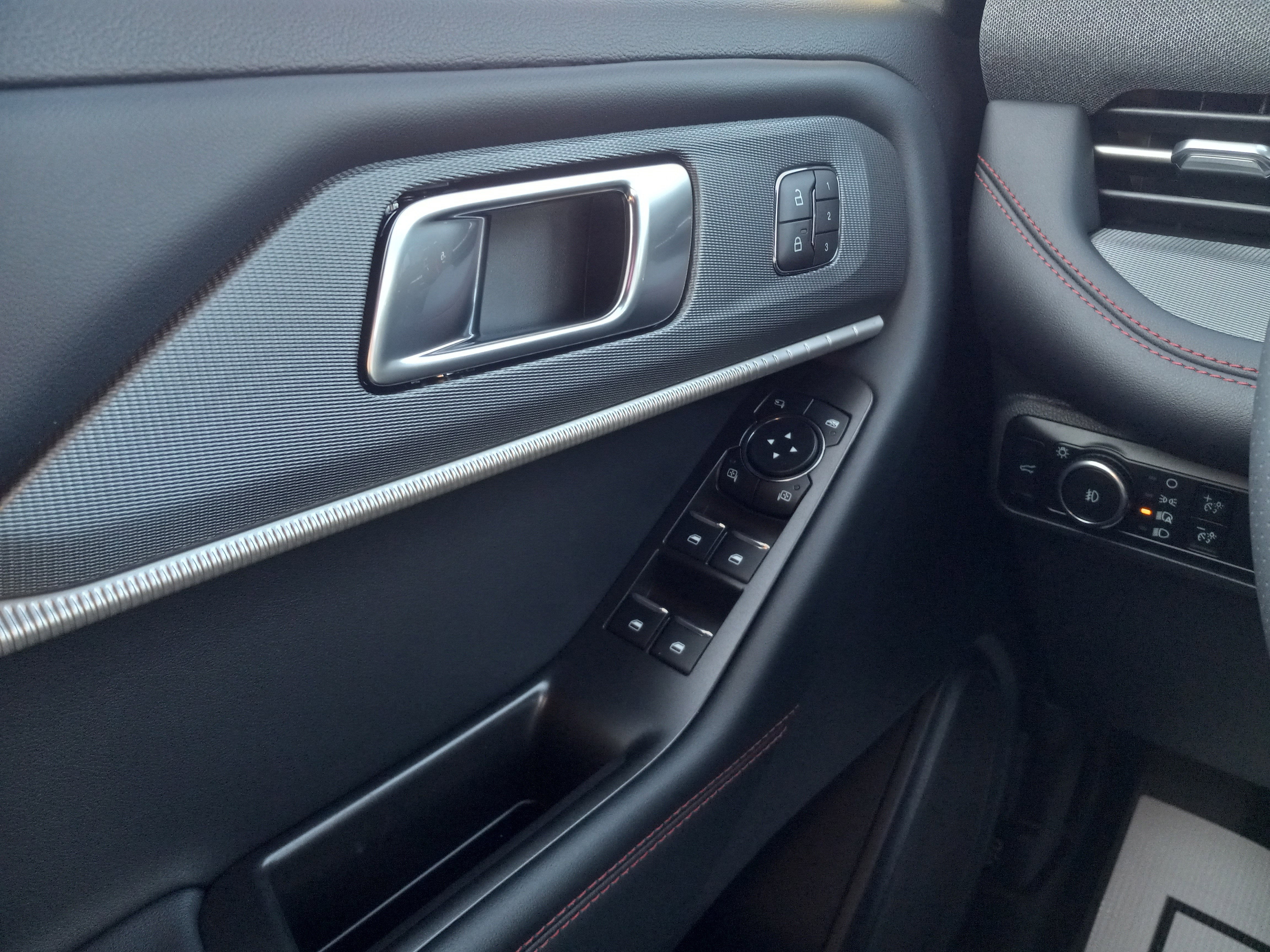 2026 Ford Explorer ST 4WD