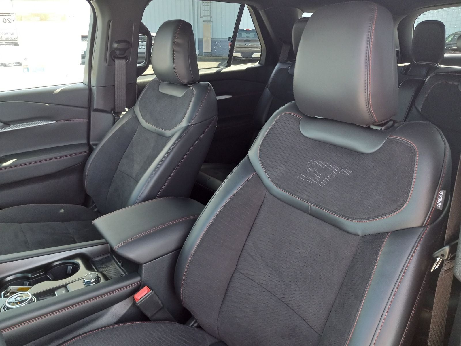 2025 Ford Explorer ST 4WD