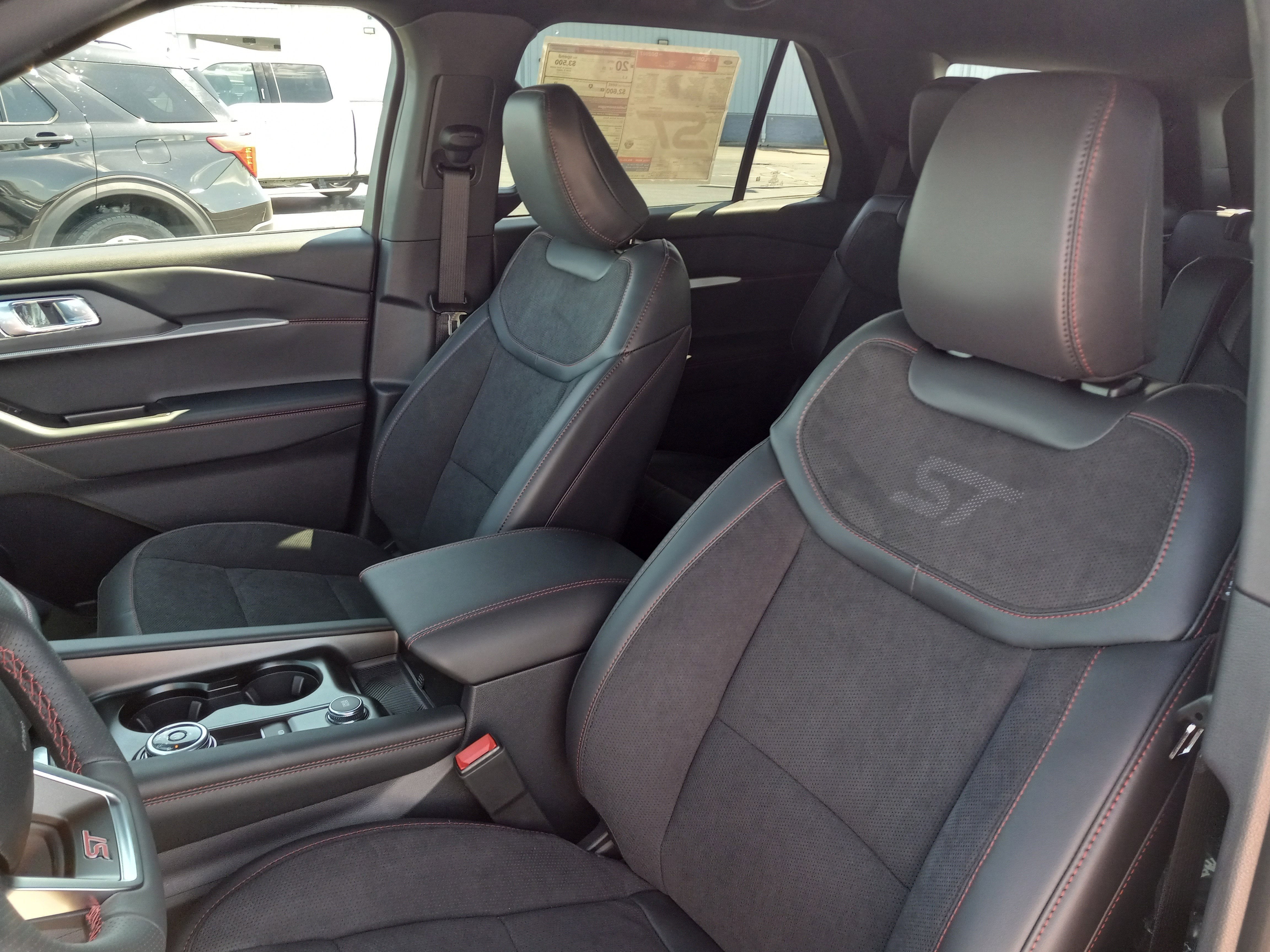 2025 Ford Explorer ST 4WD