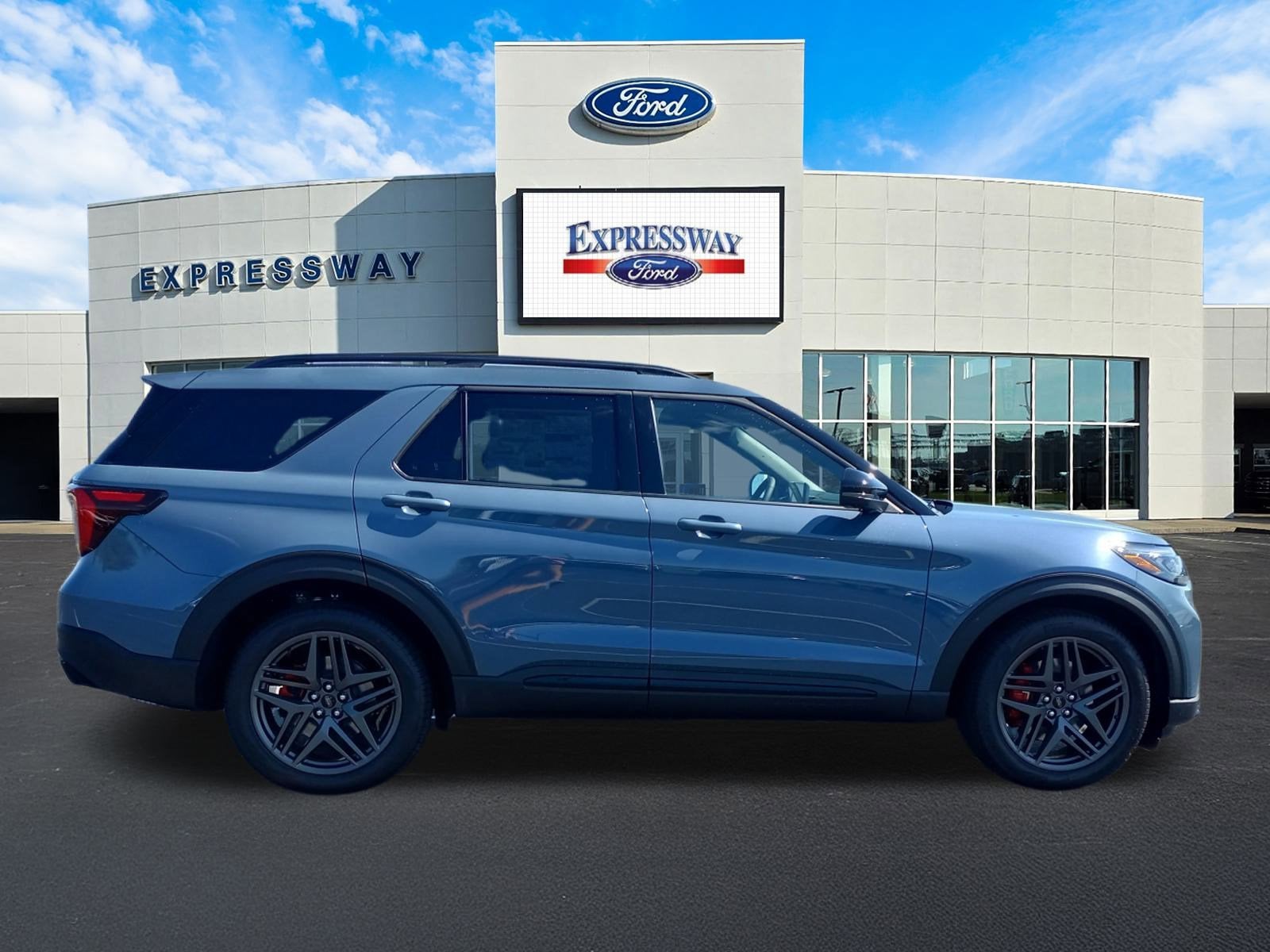 2025 Ford Explorer ST 4WD