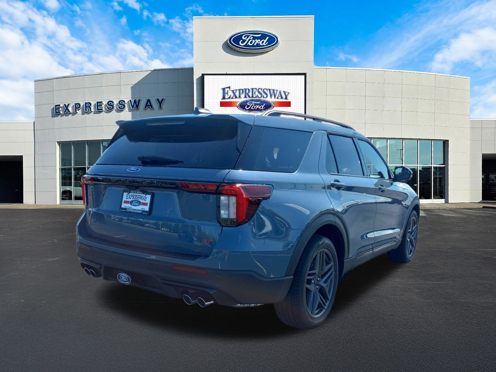 2025 Ford Explorer ST 4WD