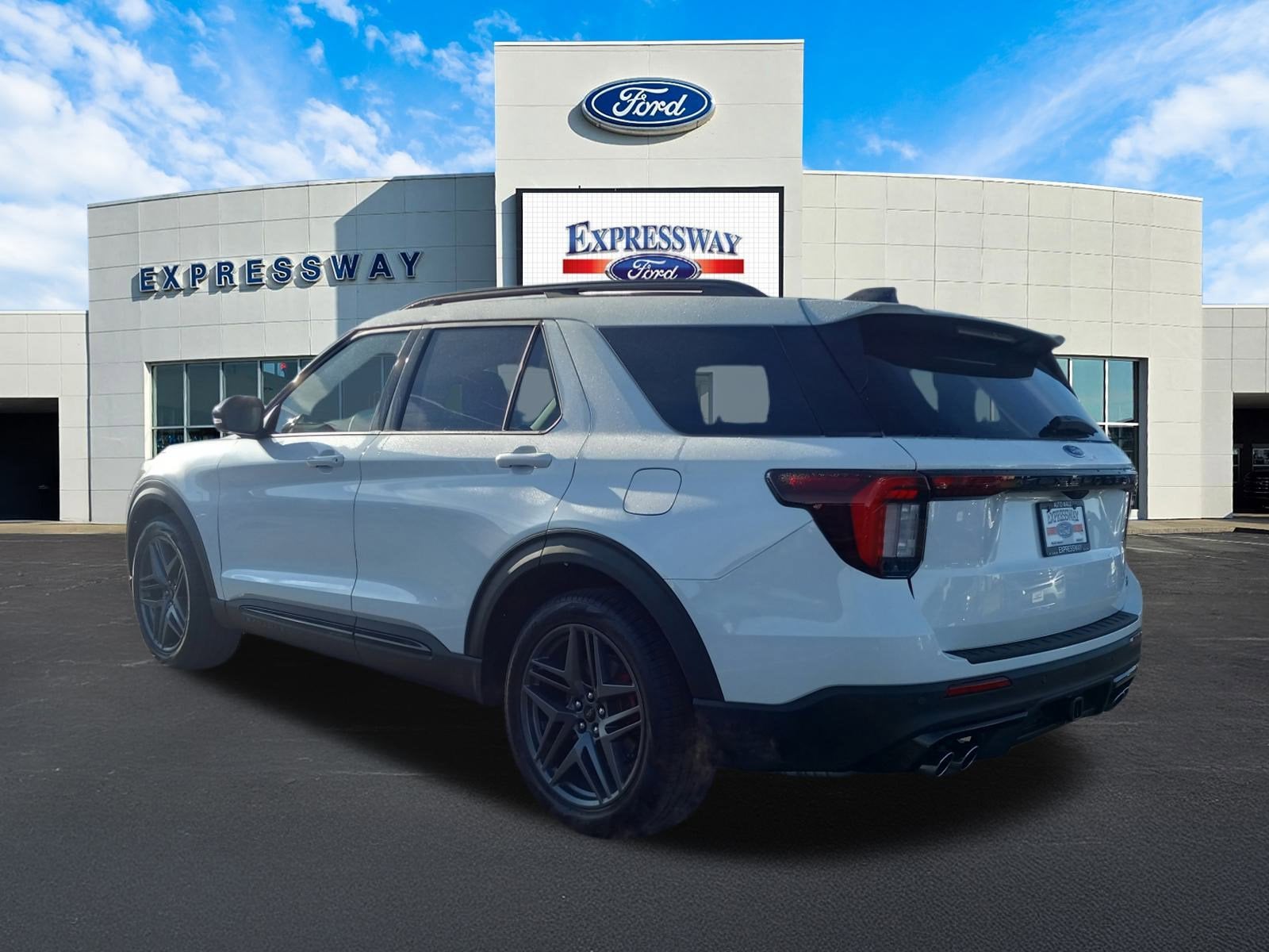 2026 Ford Explorer ST 4WD