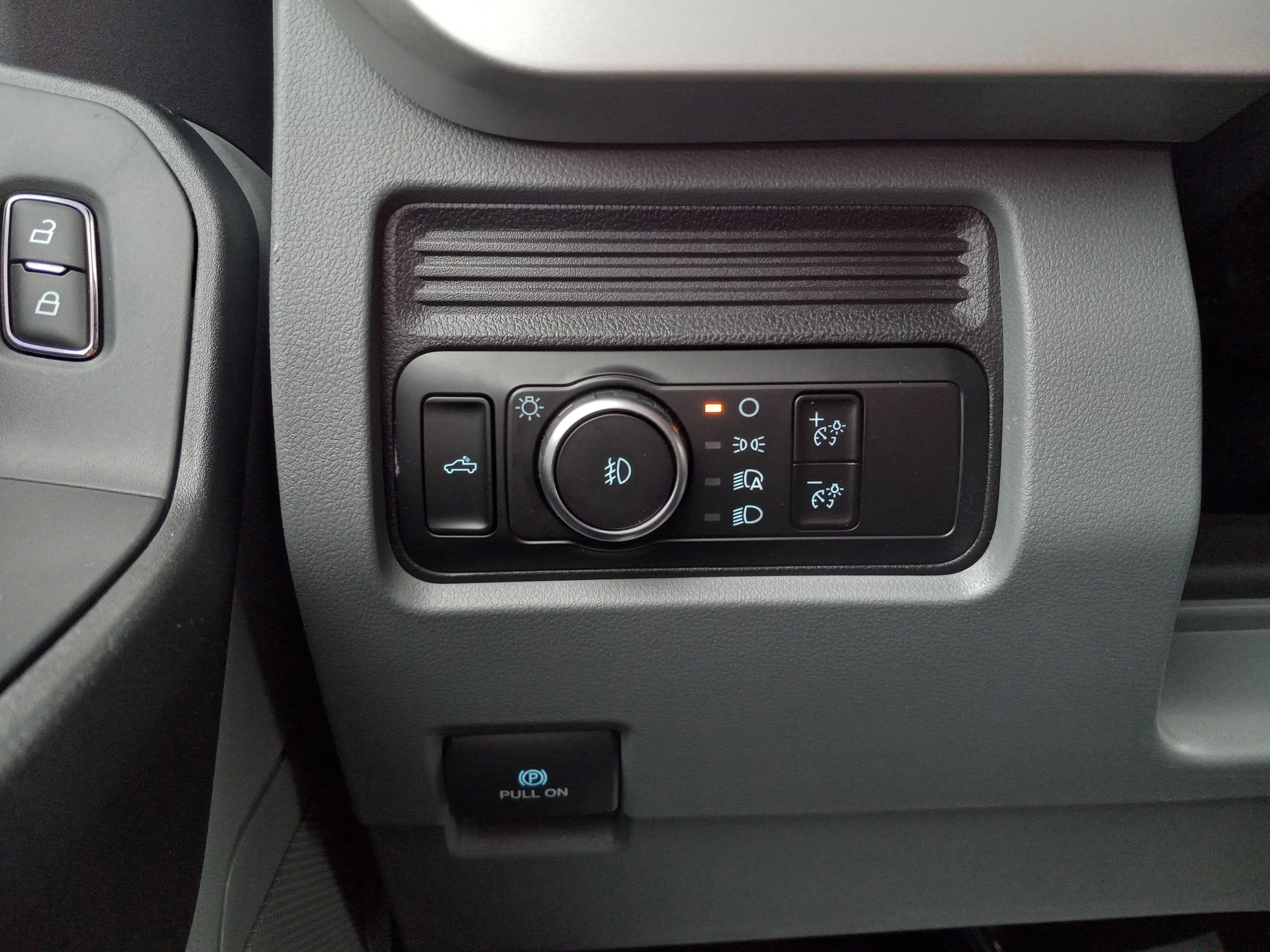 2026 Ford Super Duty F-250 SRW XL 4WD Crew Cab 6.75' Box