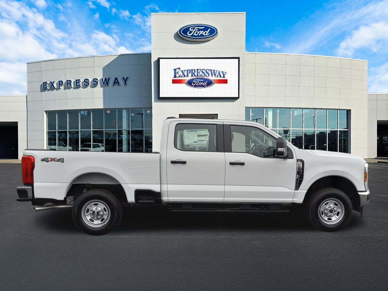 2026 Ford Super Duty F-250 SRW XL 4WD Crew Cab 8' Box