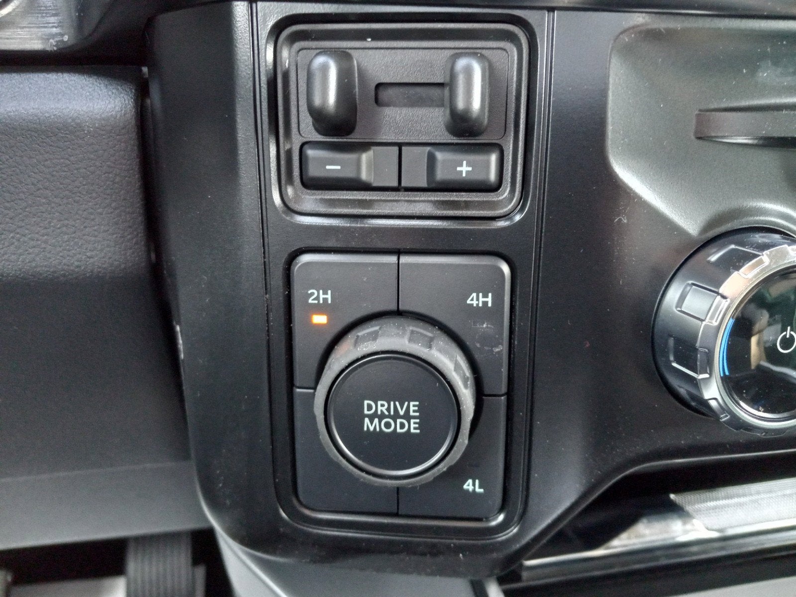 2025 Ford Super Duty F-250 SRW F-250® Lariat®