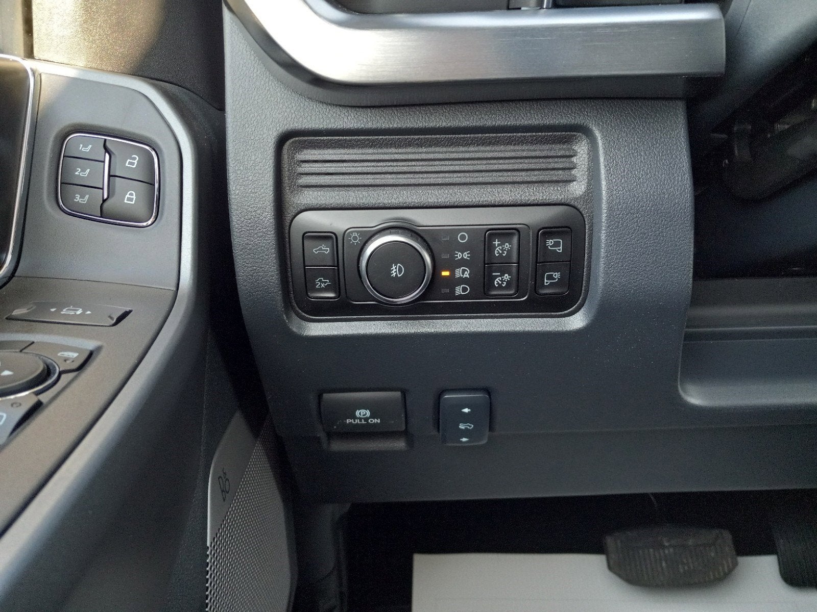 2025 Ford Super Duty F-250 SRW F-250® Lariat®