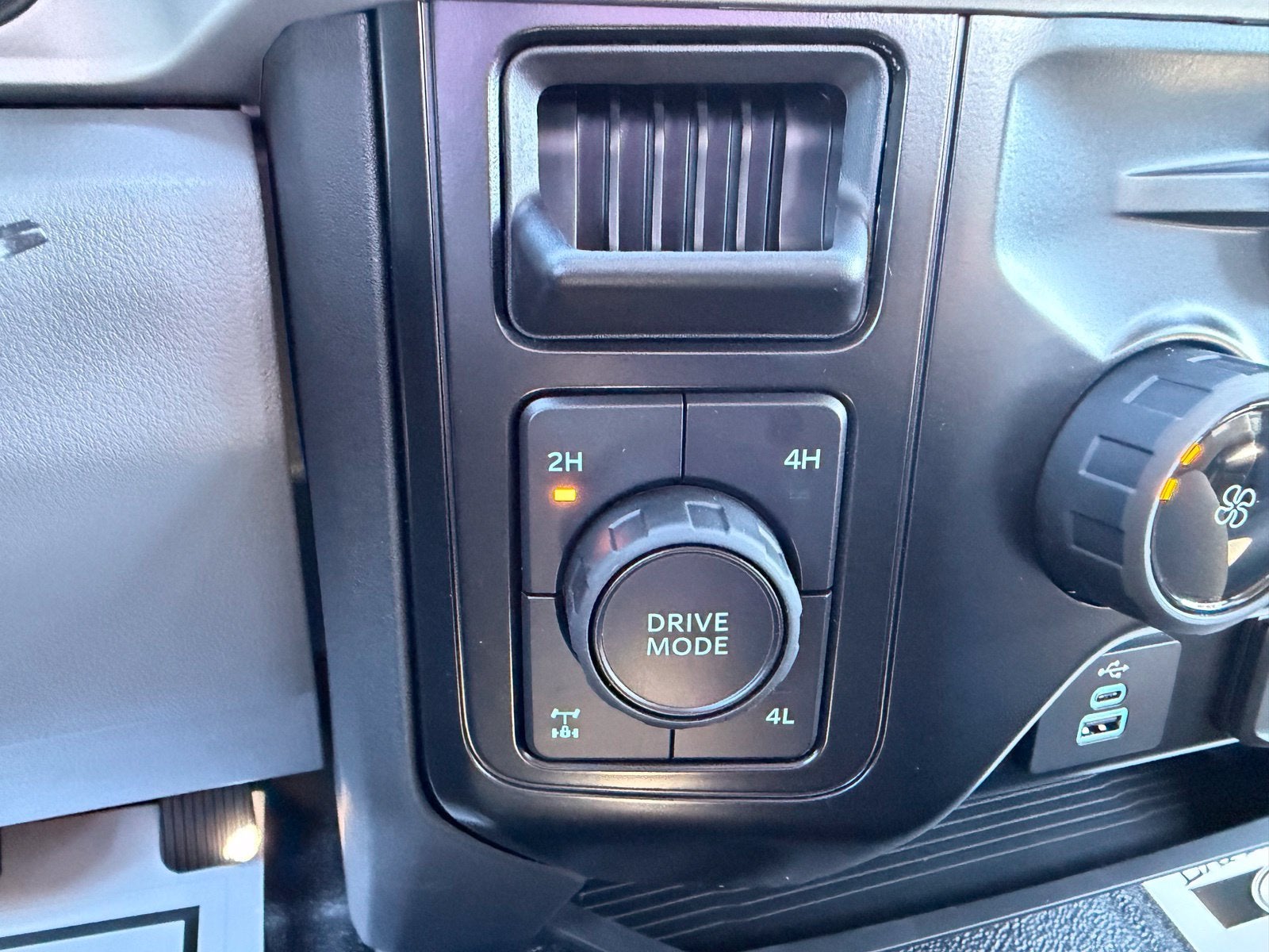 2027 Ford Super Duty F-250 SRW XL