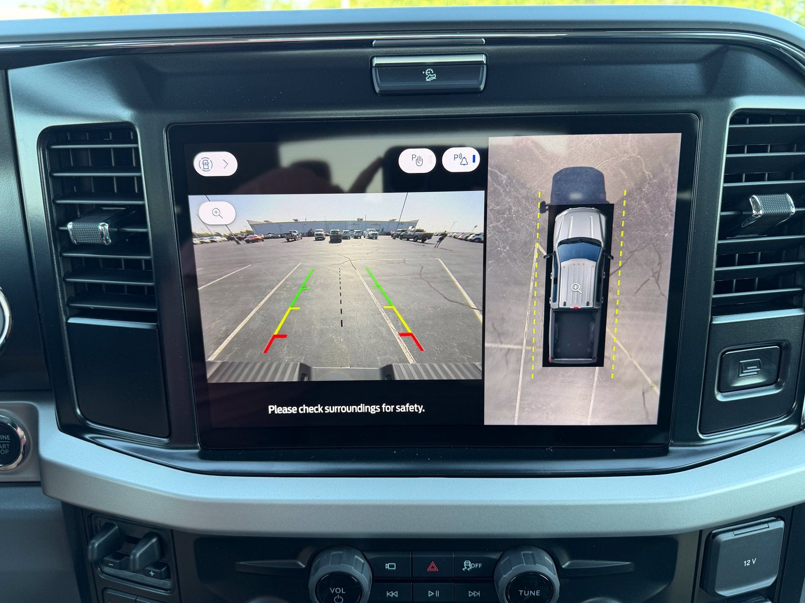 2027 Ford Super Duty F-250 SRW XLT
