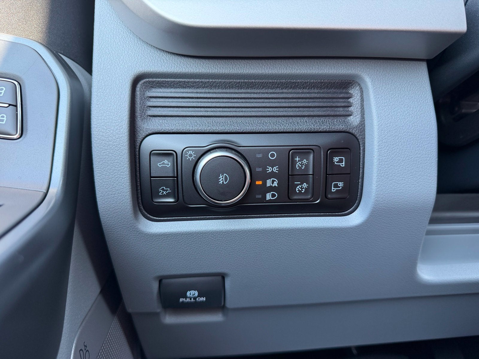 2027 Ford Super Duty F-250 SRW XLT