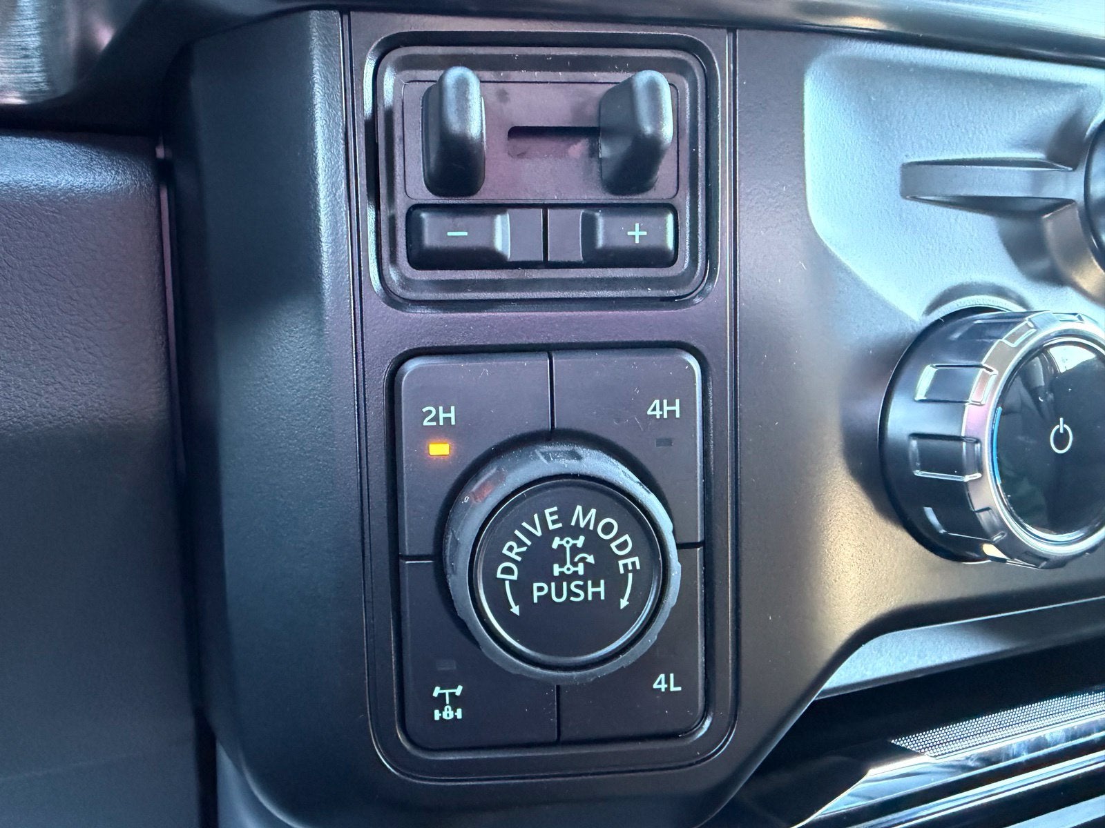 2027 Ford Super Duty F-250 SRW Lariat