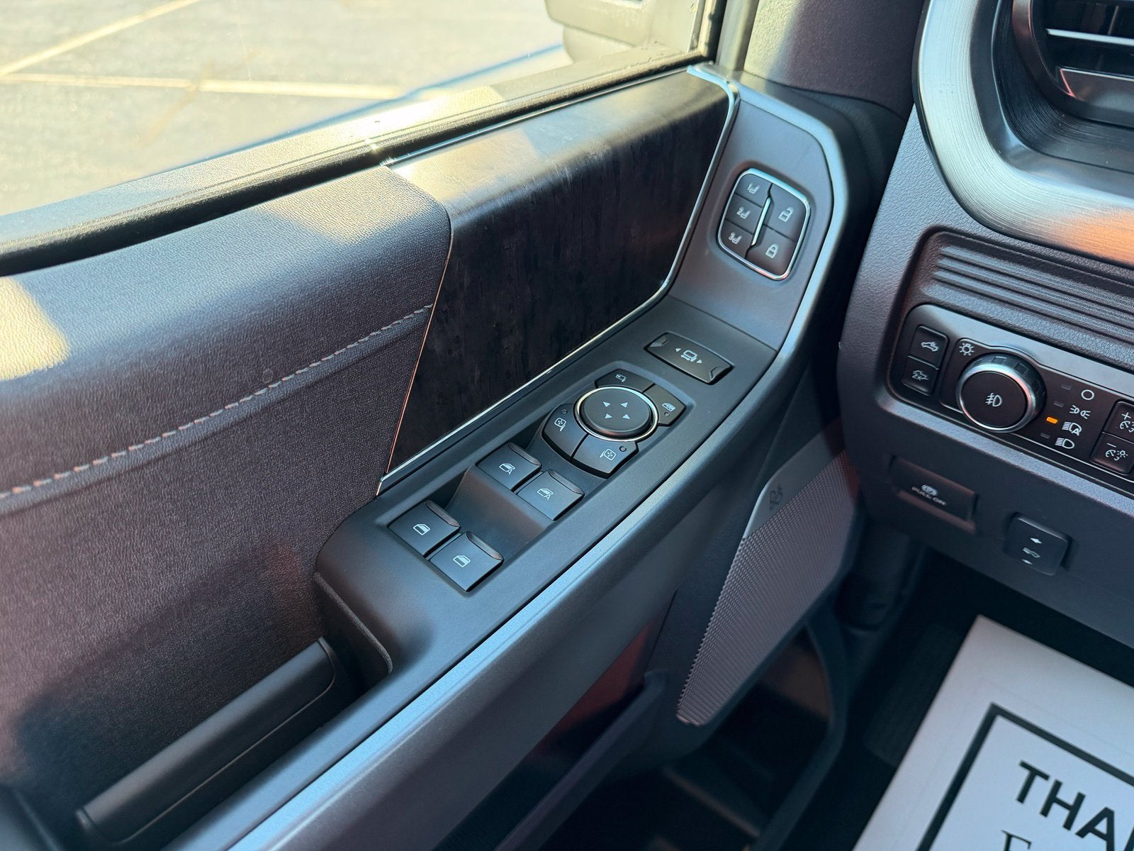 2027 Ford Super Duty F-250 SRW Lariat