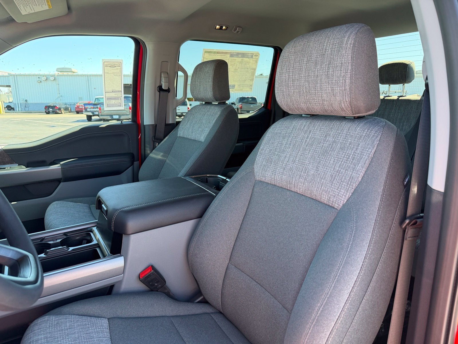 2027 Ford Super Duty F-250 SRW XLT