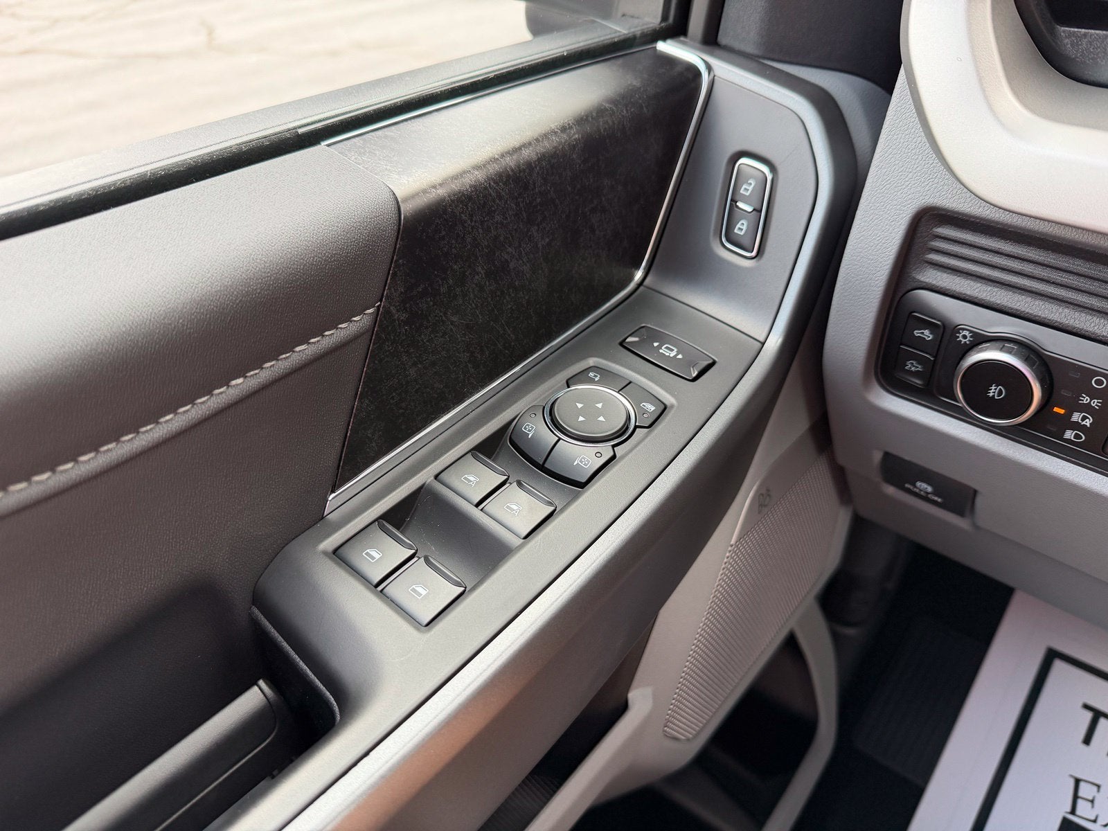 2027 Ford Super Duty F-250 SRW XLT