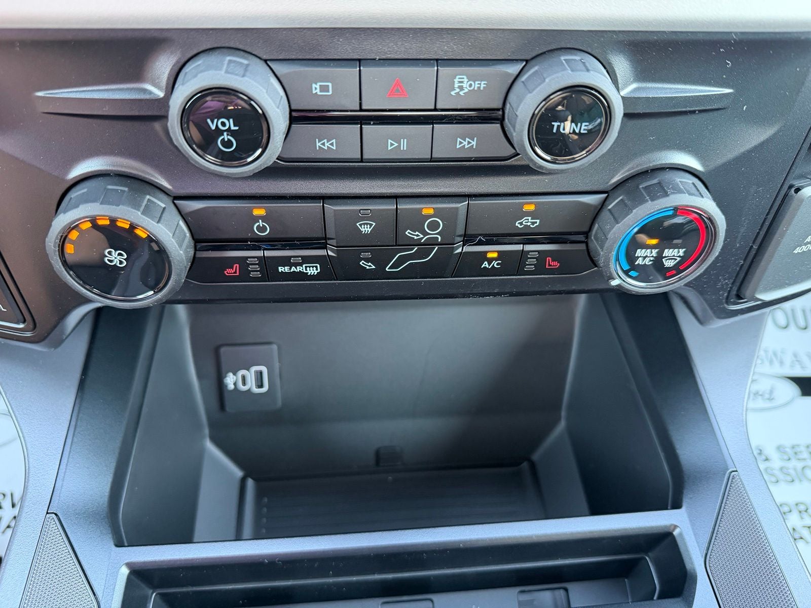 2027 Ford Super Duty F-250 SRW XLT