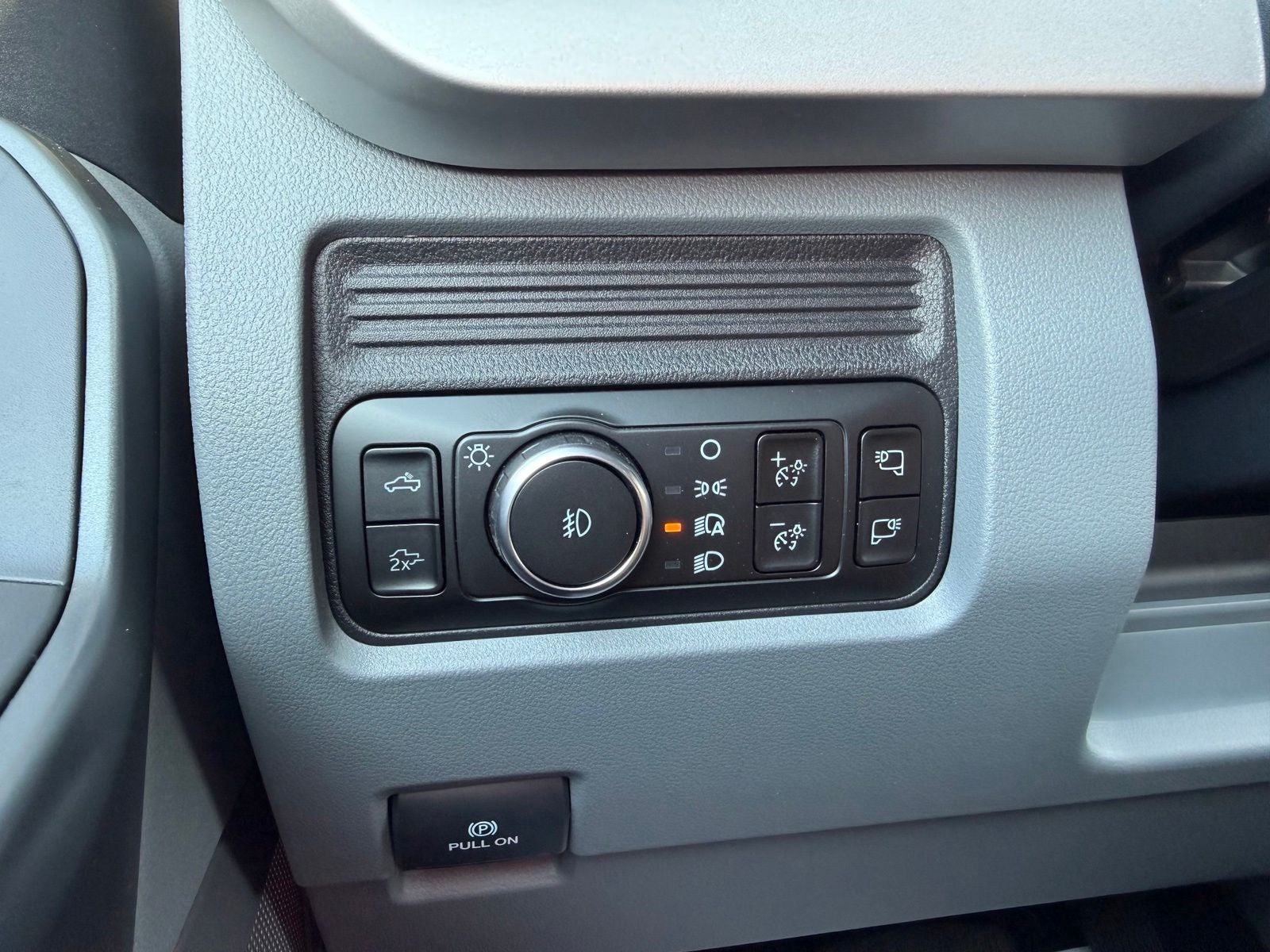 2027 Ford Super Duty F-250 SRW XLT
