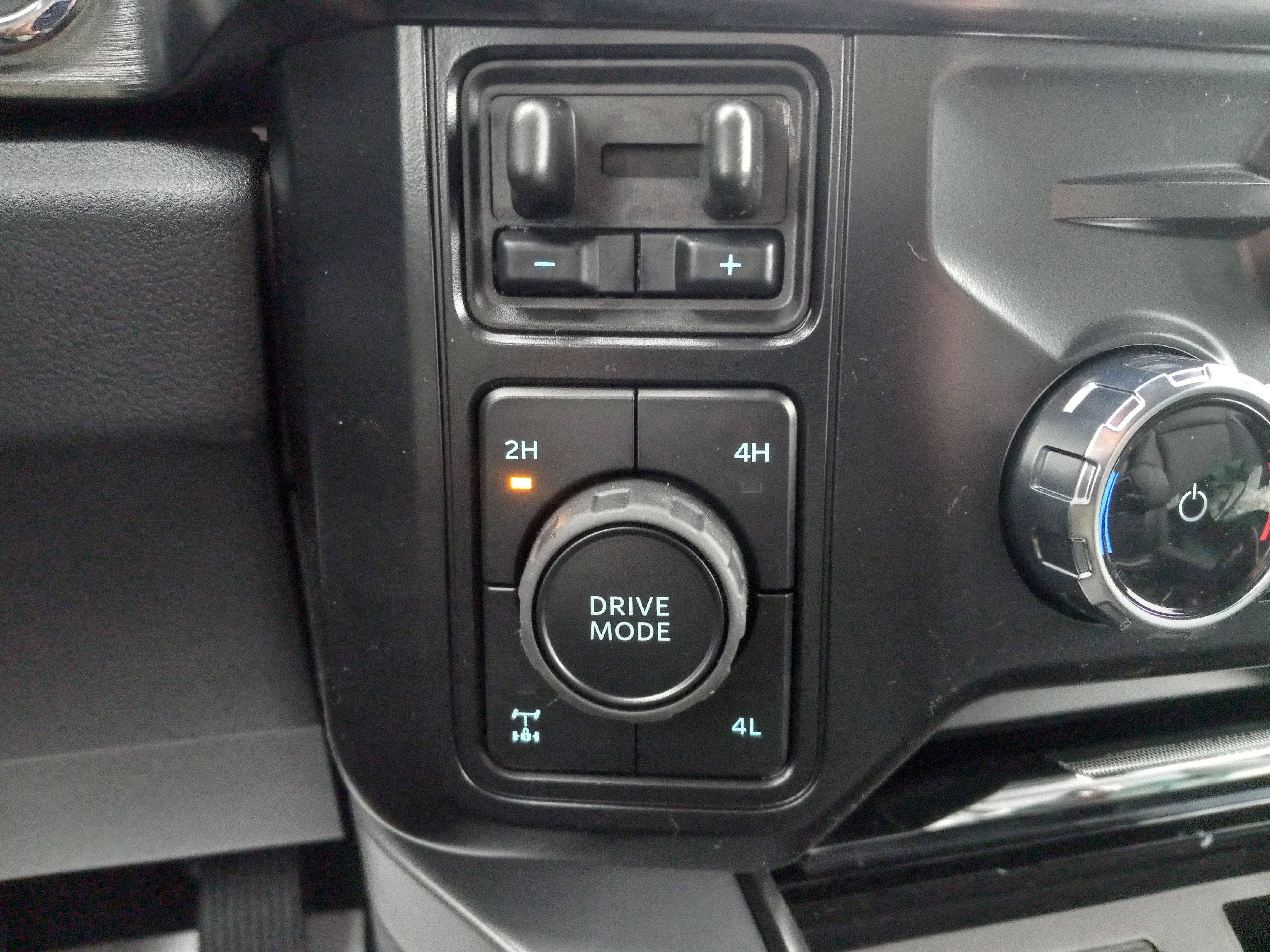 2026 Ford Super Duty F-250 SRW LARIAT 4WD Crew Cab 6.75' Box