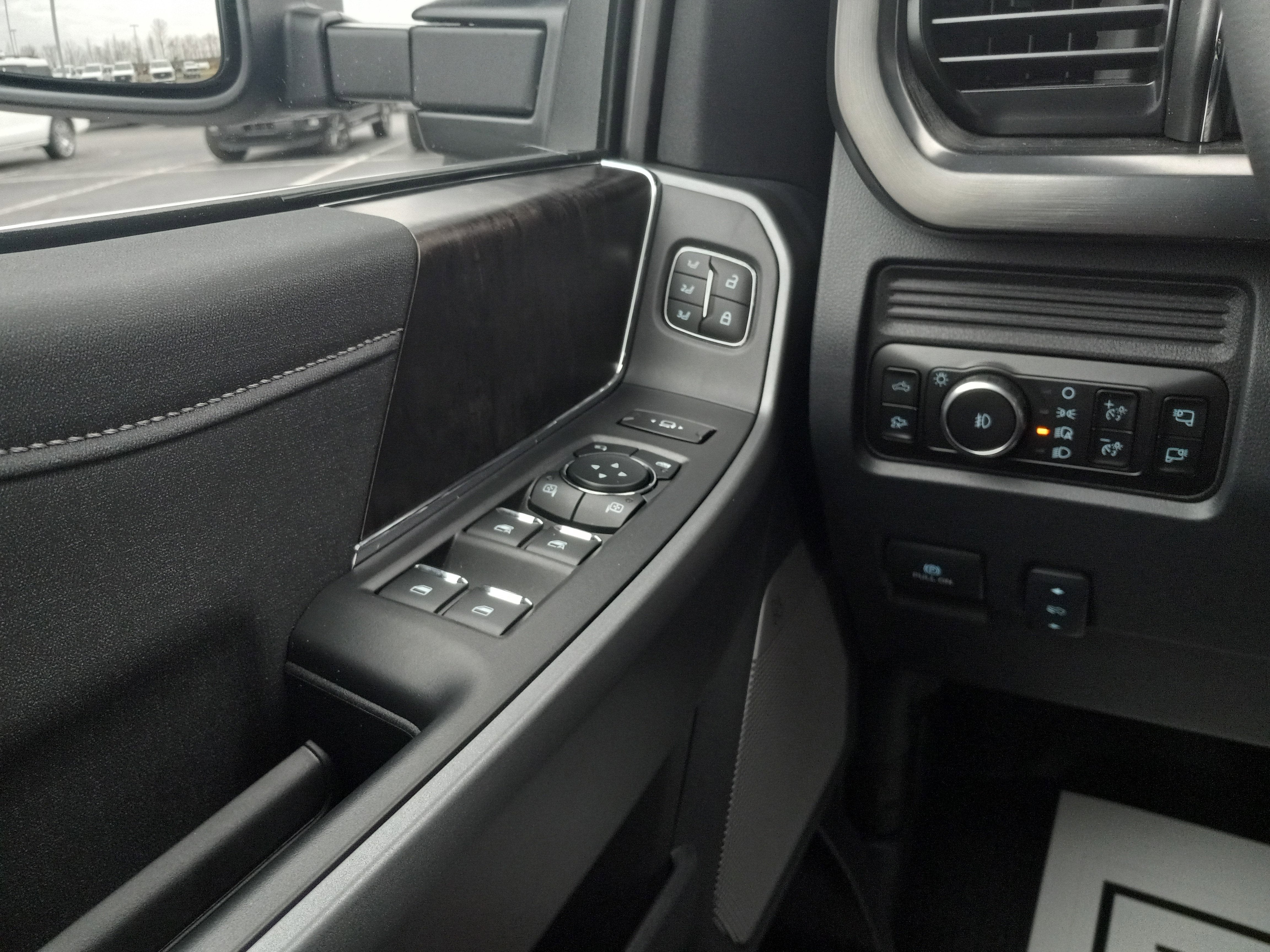 2026 Ford Super Duty F-250 SRW LARIAT 4WD Crew Cab 6.75' Box