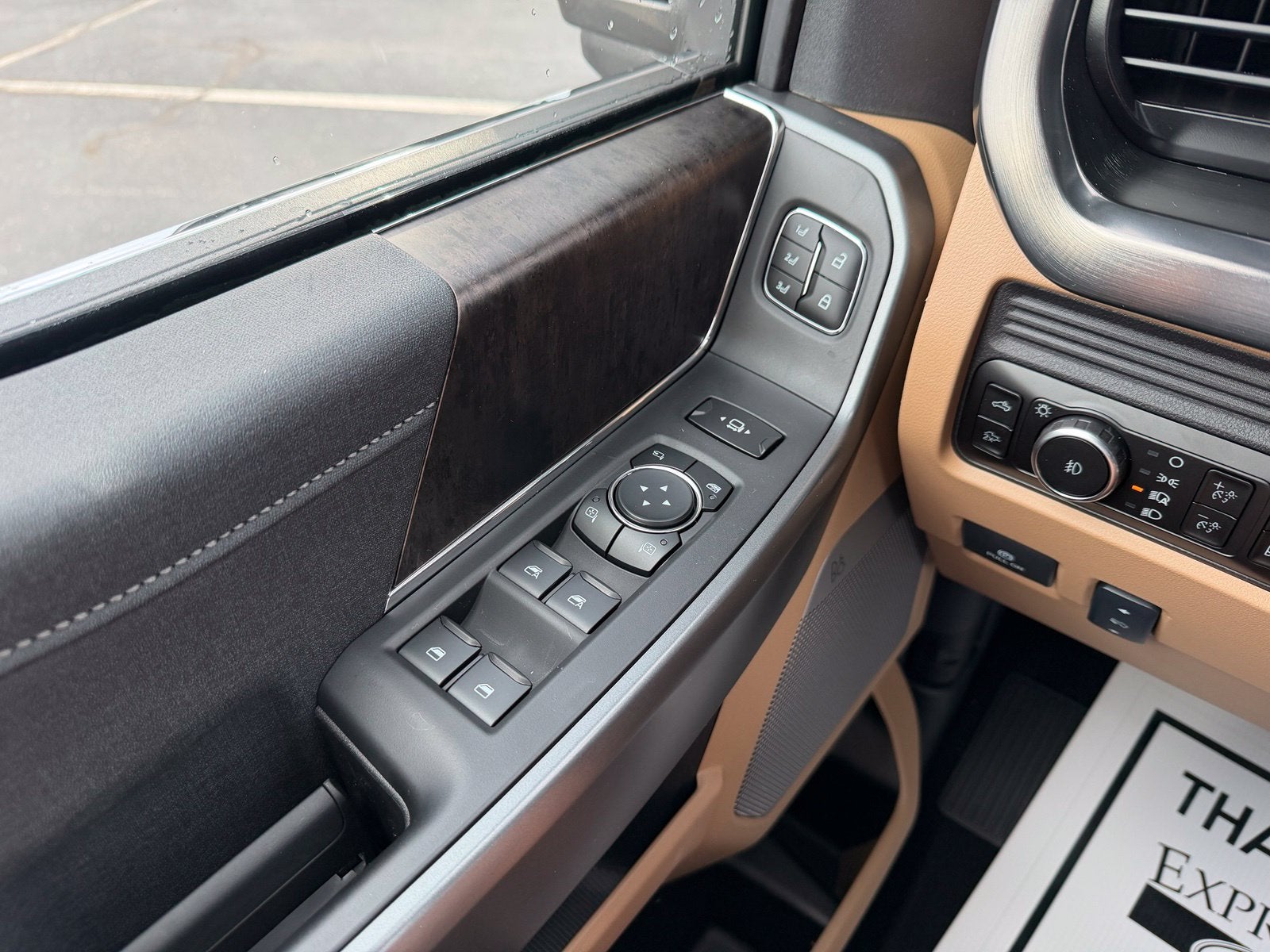 2027 Ford Super Duty F-250 SRW Lariat
