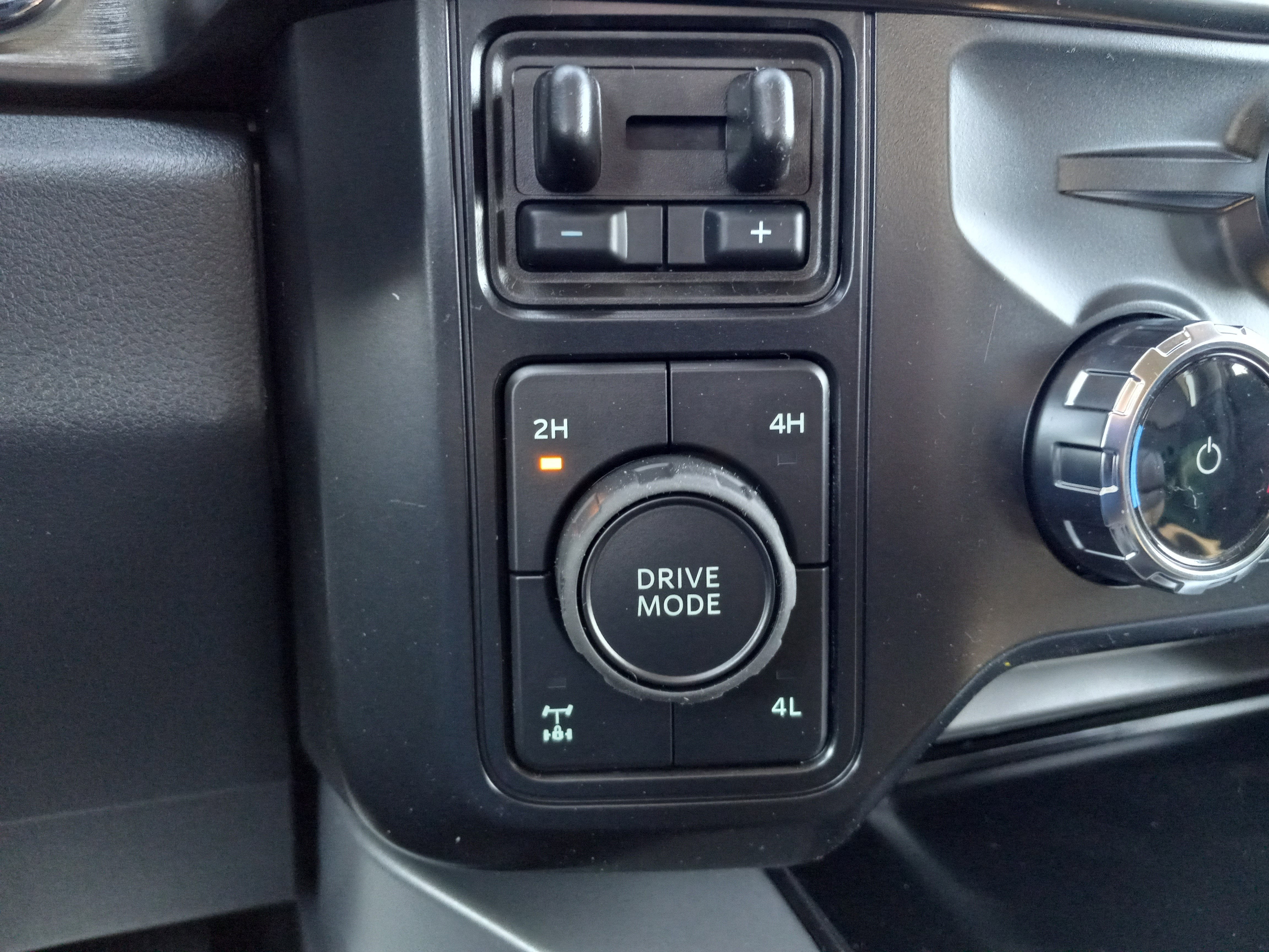 2026 Ford Super Duty F-250 SRW LARIAT 4WD Crew Cab 6.75' Box