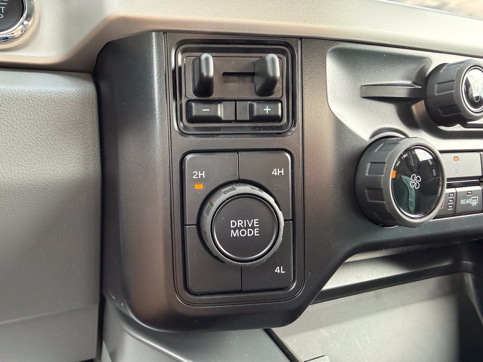 2027 Ford Super Duty F-250 SRW XLT