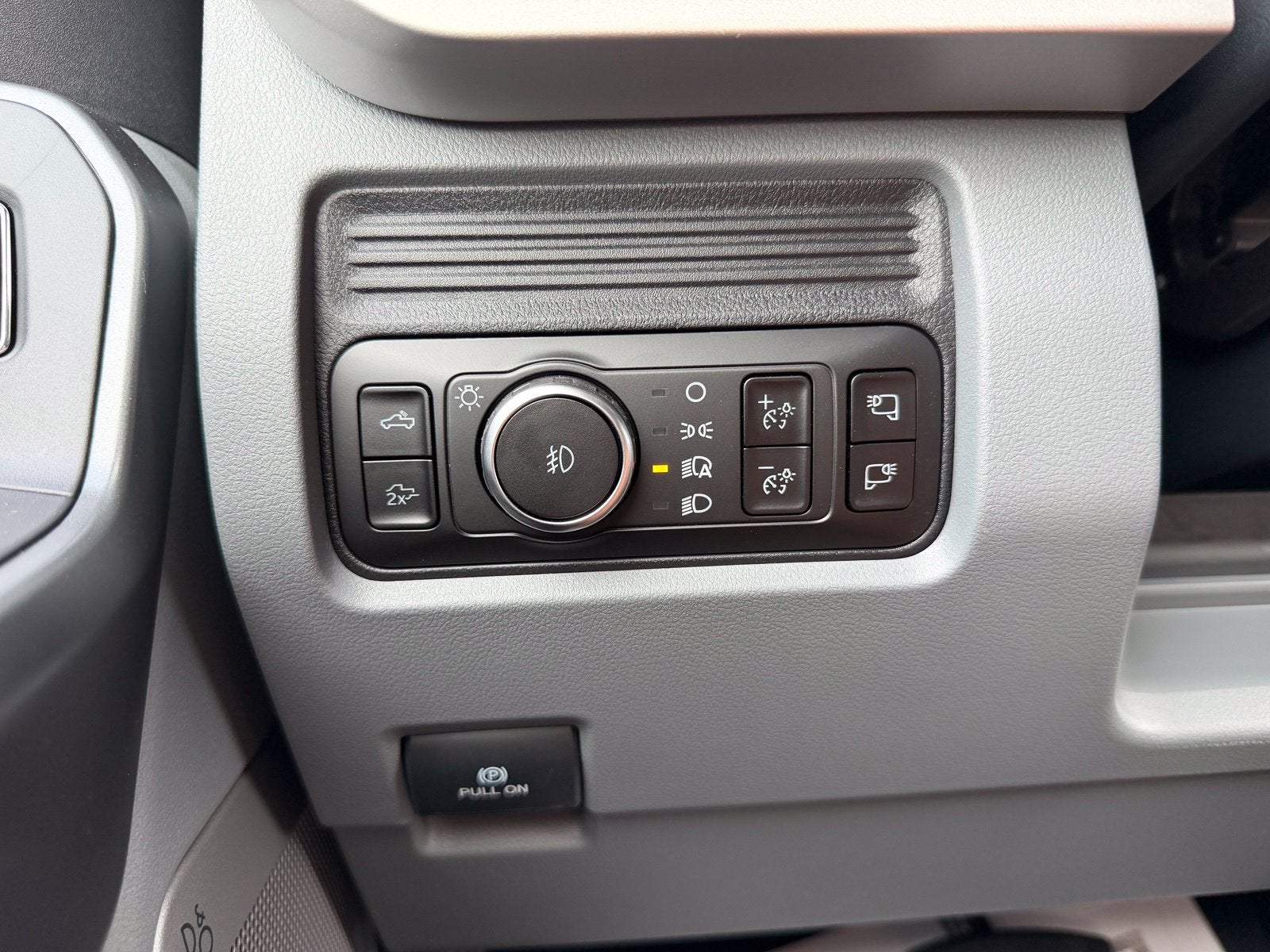 2027 Ford Super Duty F-250 SRW XLT