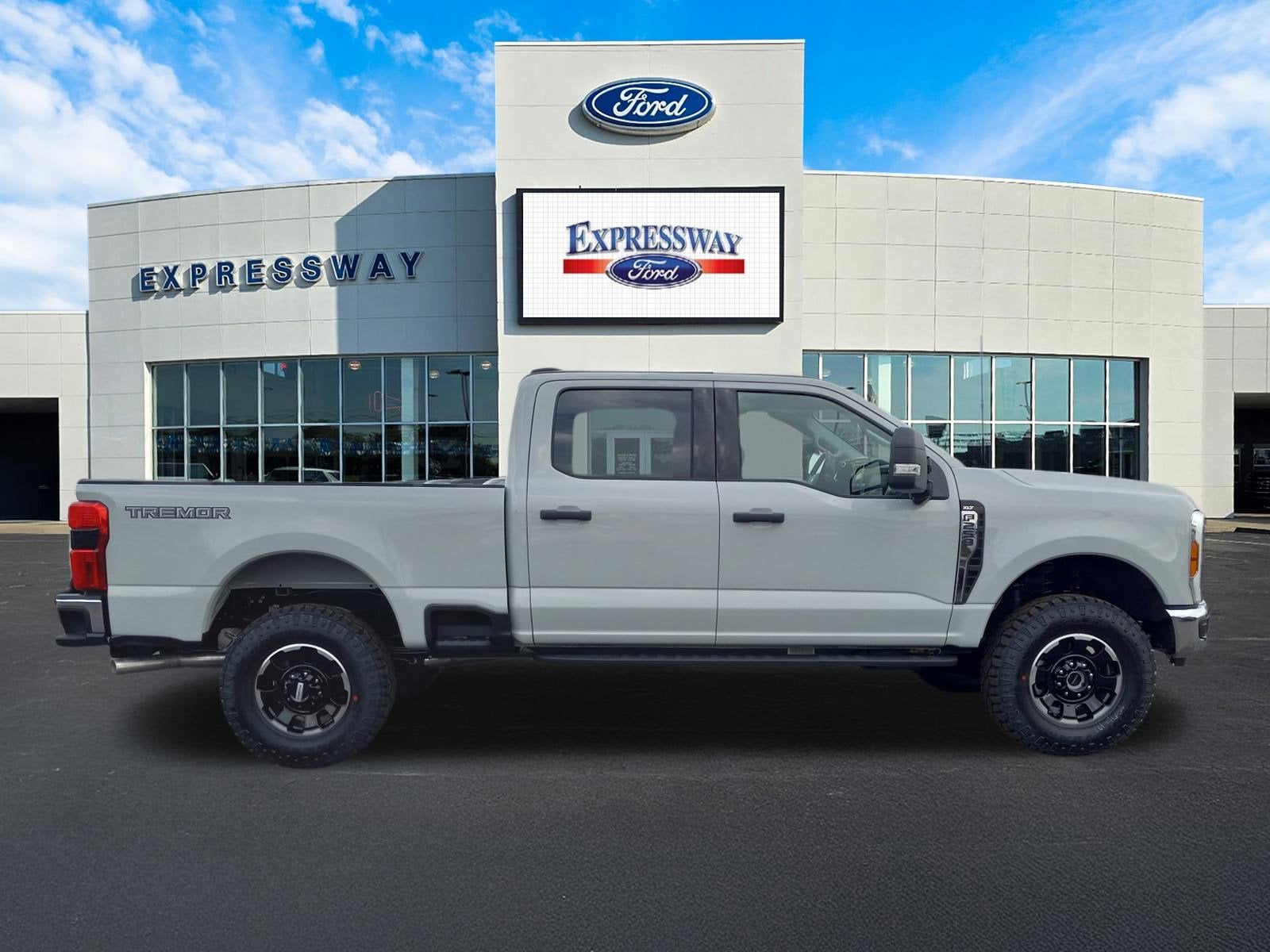 2026 Ford Super Duty F-250 SRW XLT 4WD Crew Cab 6.75' Box