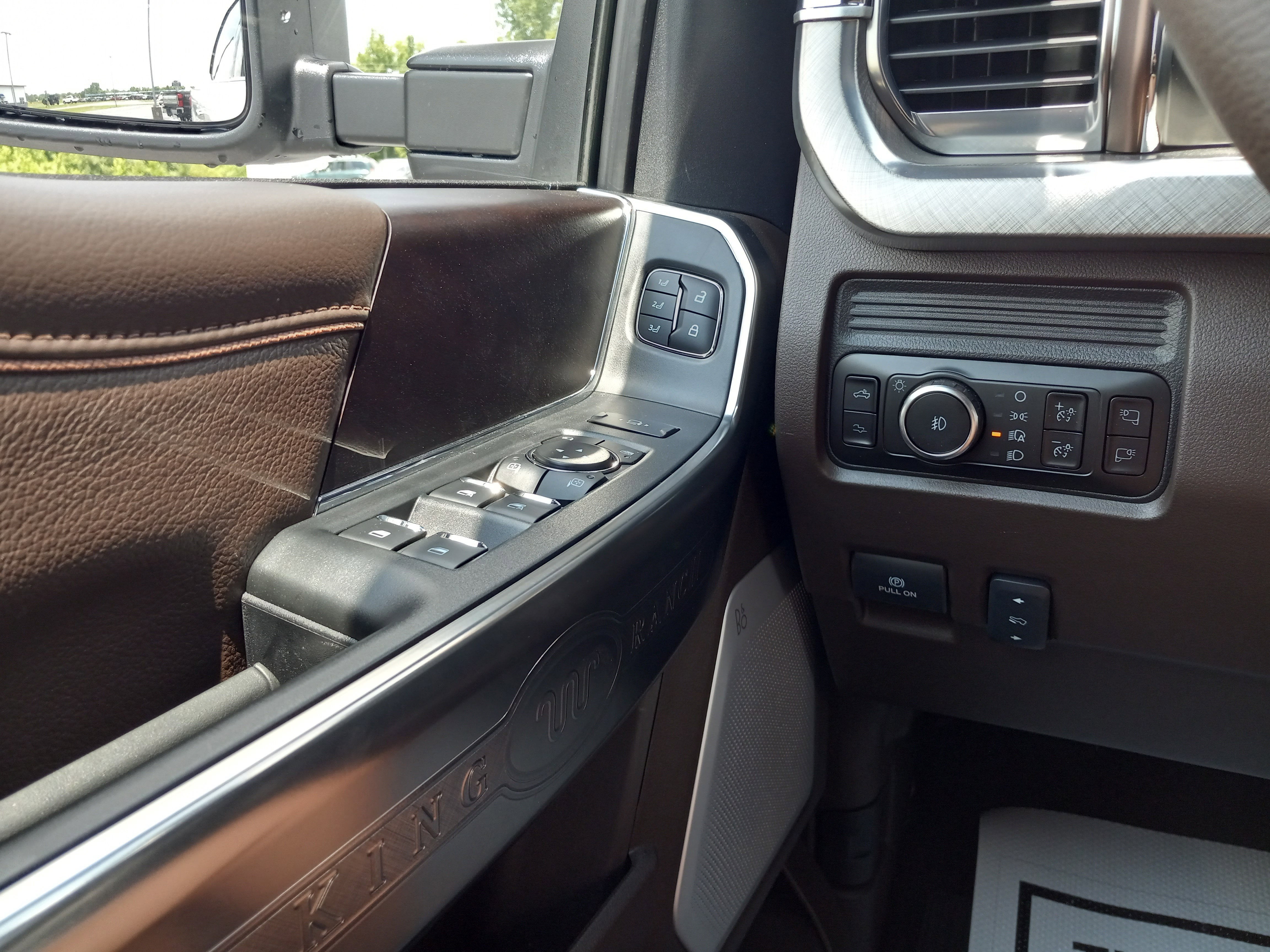 2025 Ford Super Duty F-250 SRW King Ranch 4WD Crew Cab 6.75' Box