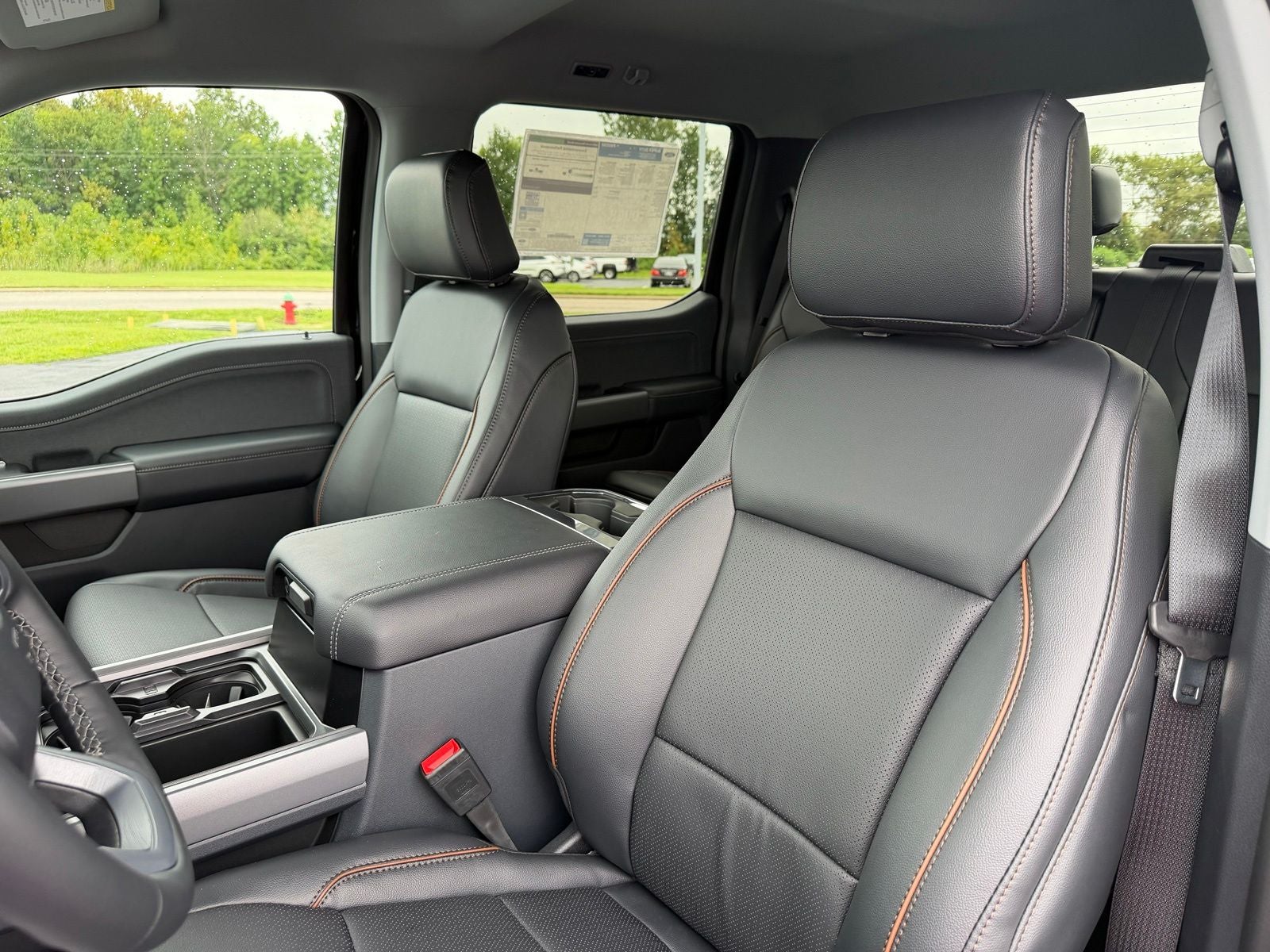 2026 Ford Super Duty F-350 SRW Lariat