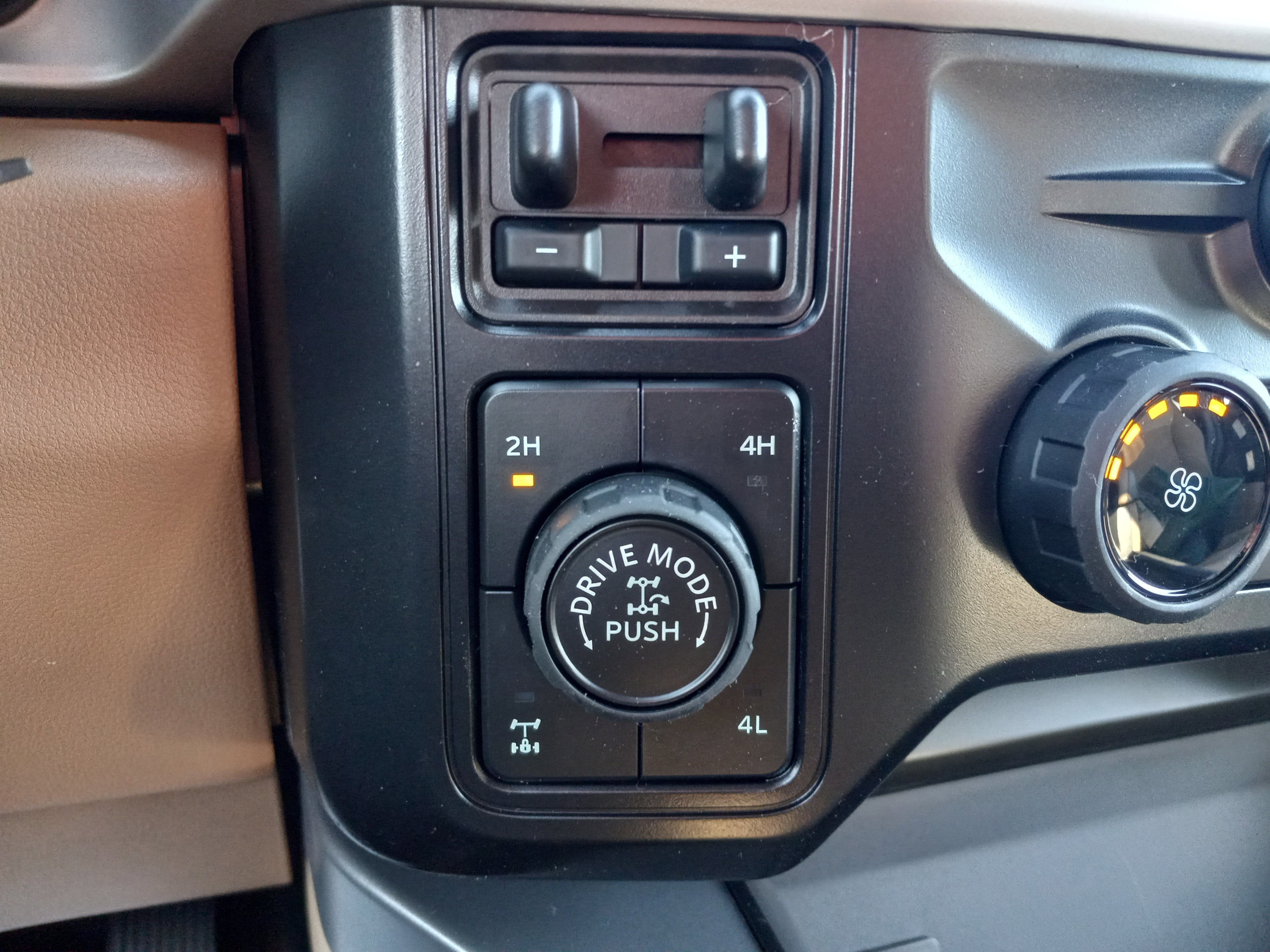 2026 Ford Super Duty F-350 SRW XLT 4WD Crew Cab 6.75' Box