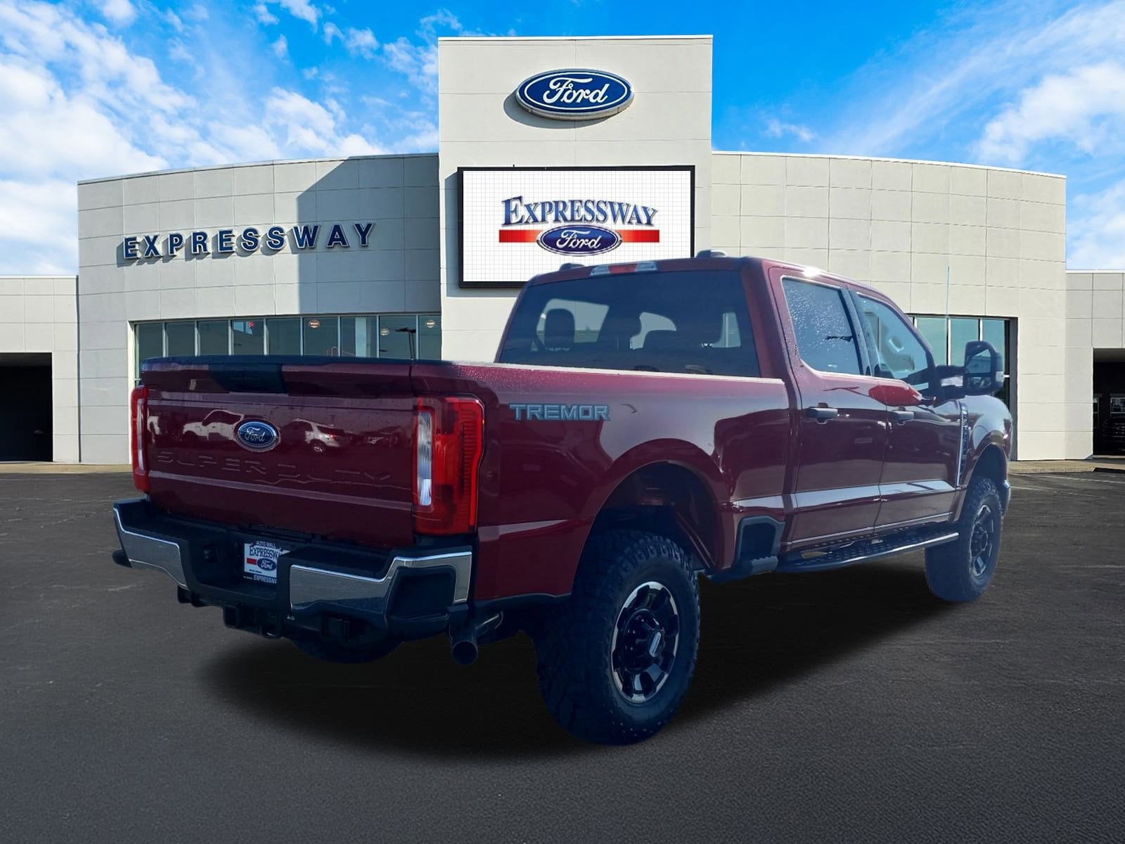 2026 Ford Super Duty F-350 SRW XLT 4WD Crew Cab 6.75' Box