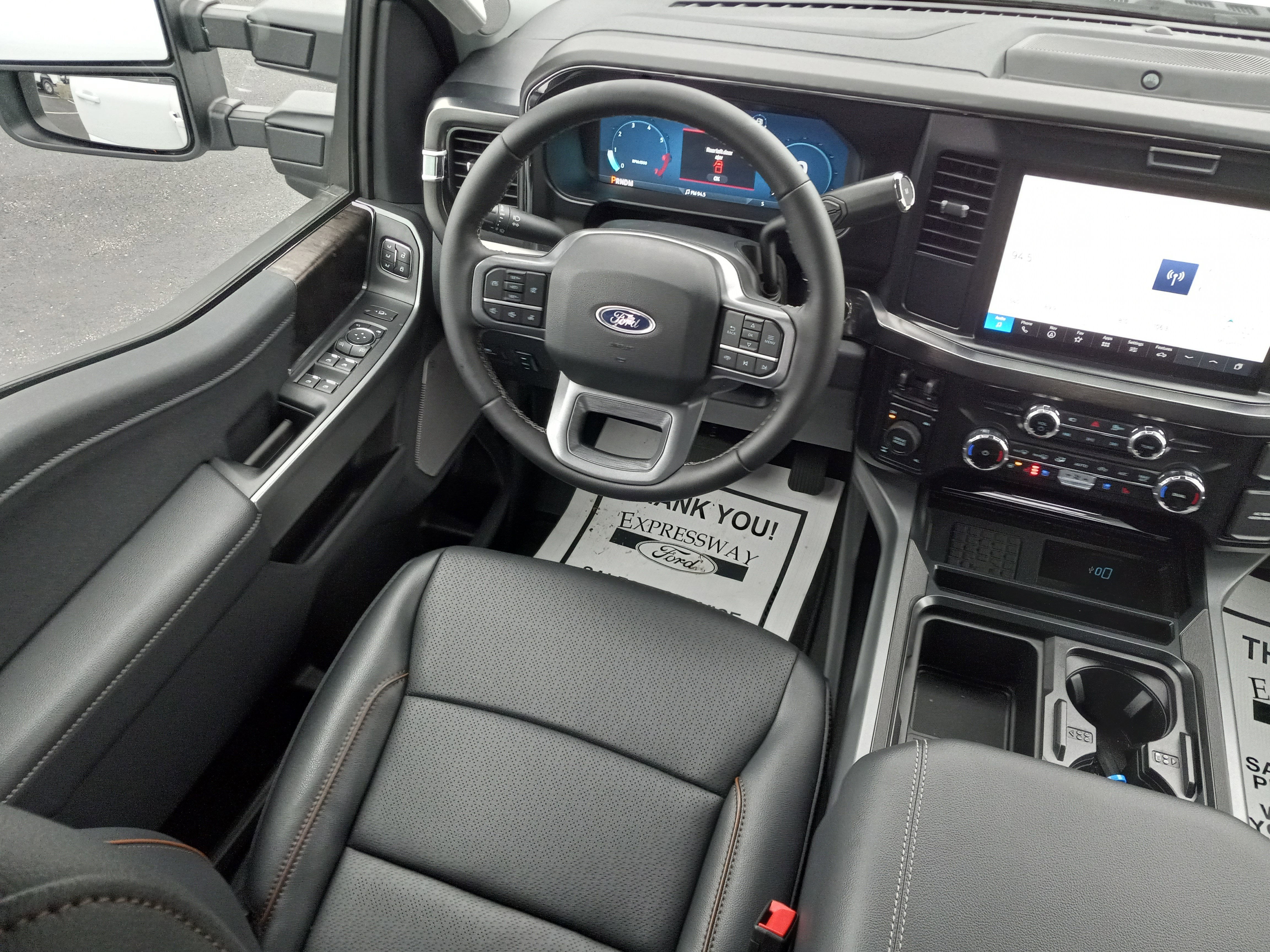 2026 Ford Super Duty F-350 SRW LARIAT 4WD Crew Cab 8' Box