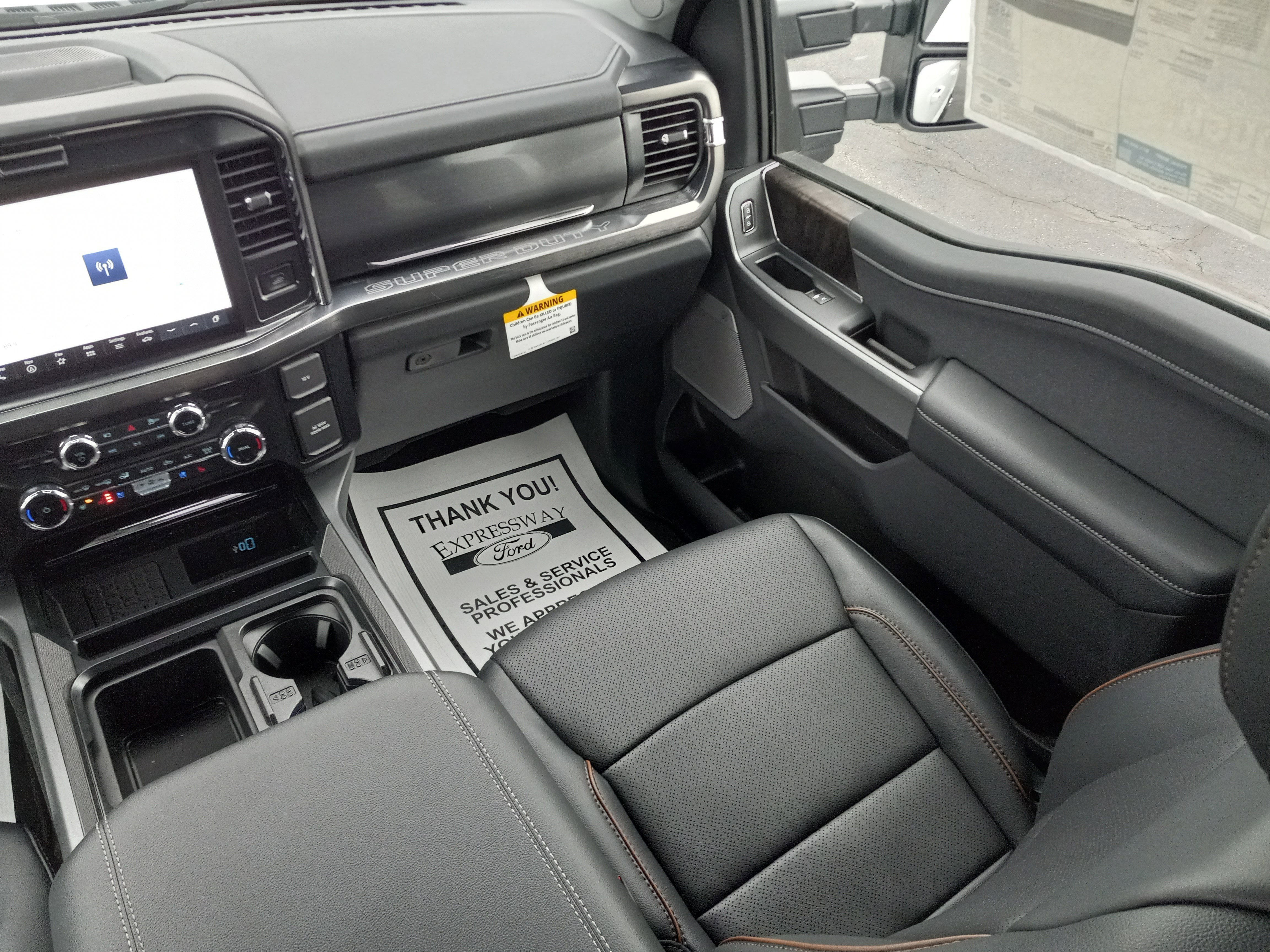 2026 Ford Super Duty F-350 SRW LARIAT 4WD Crew Cab 8' Box