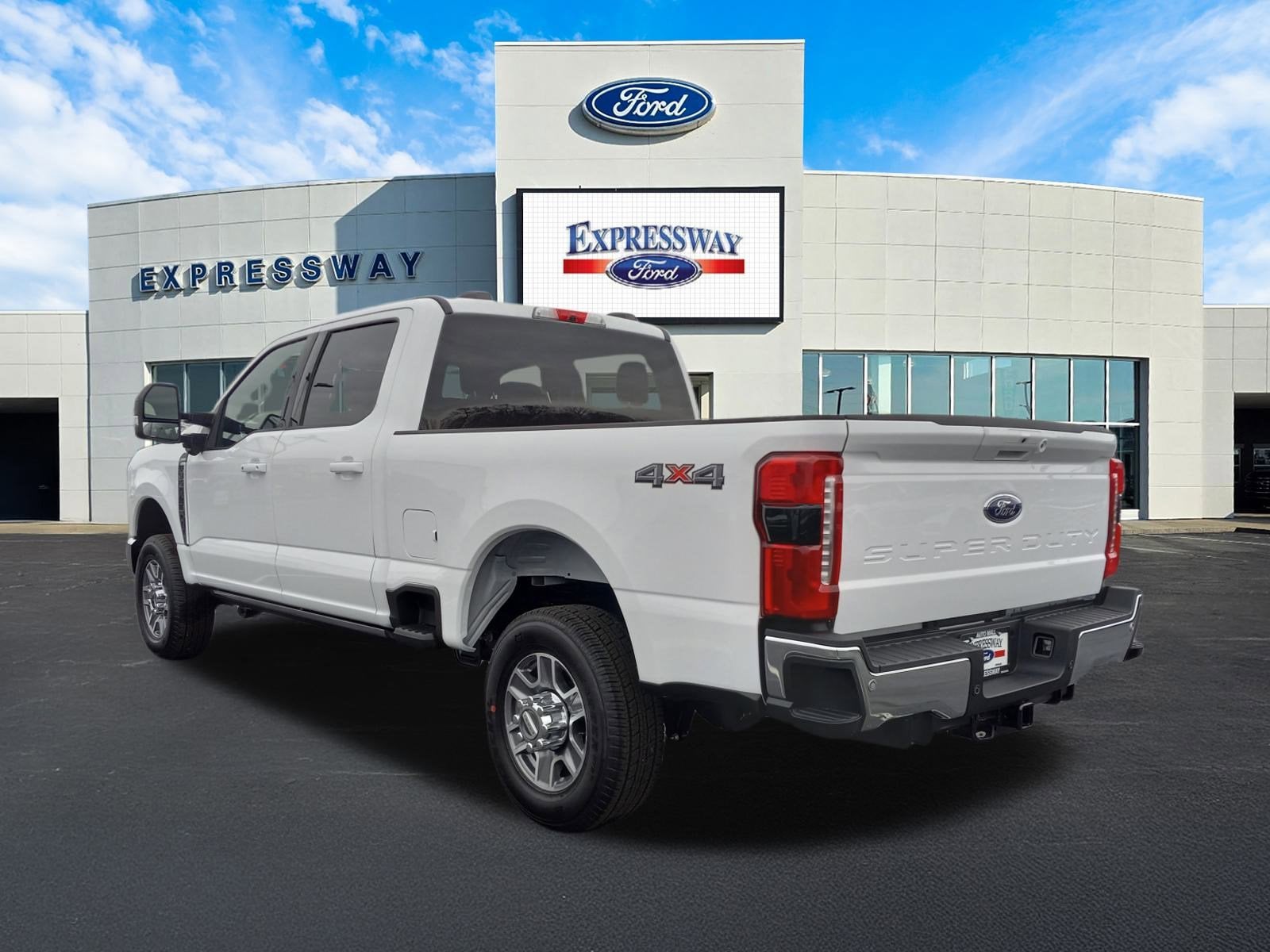 2026 Ford Super Duty F-350 SRW LARIAT 4WD Crew Cab 8' Box