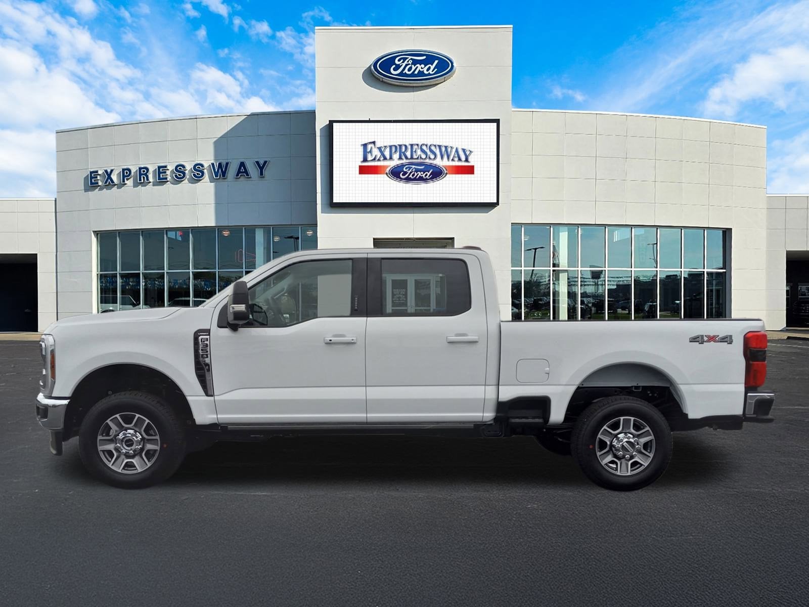 2026 Ford Super Duty F-350 SRW LARIAT 4WD Crew Cab 8' Box