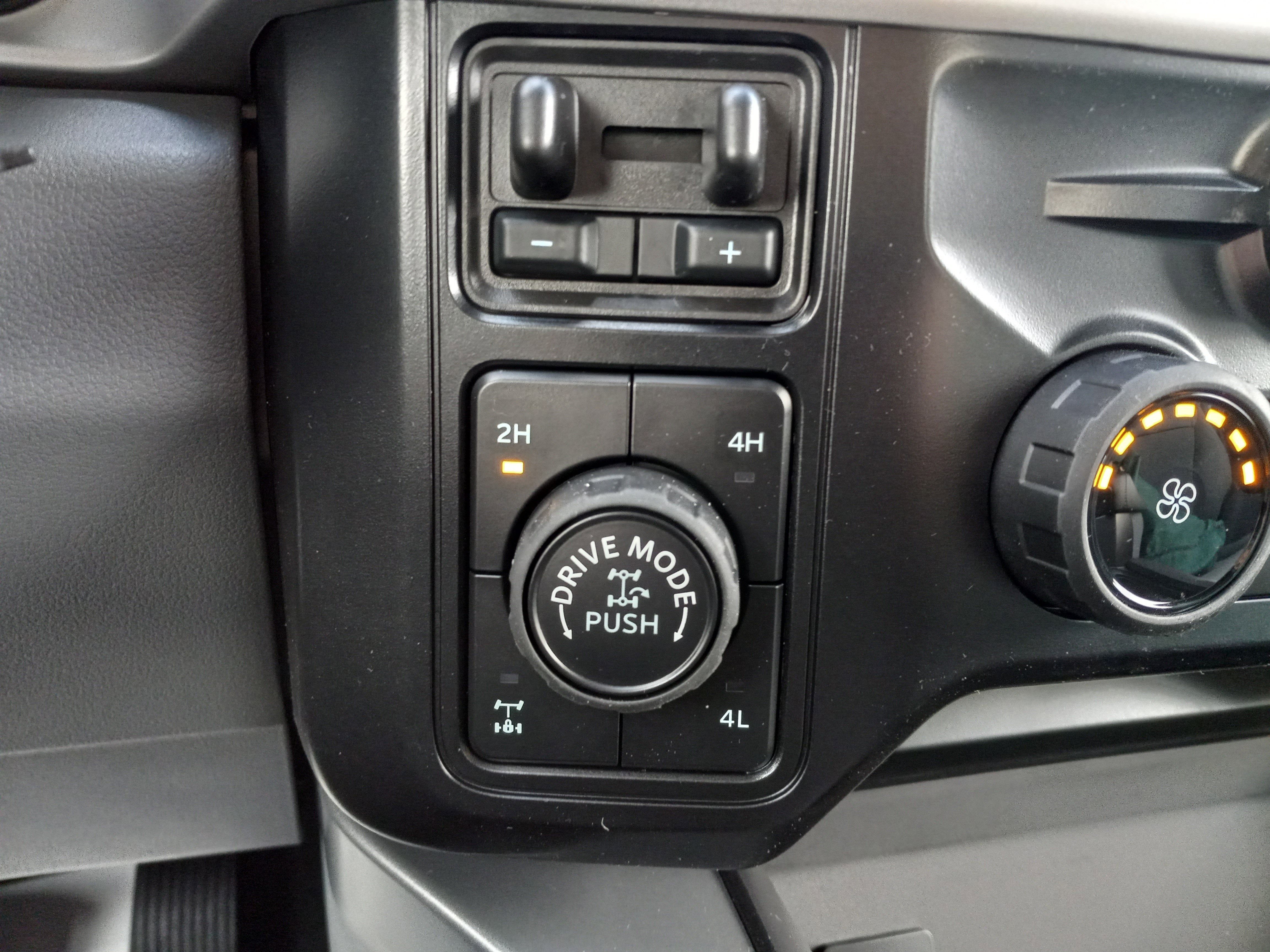 2026 Ford Super Duty F-350 SRW XLT 4WD Crew Cab 6.75' Box