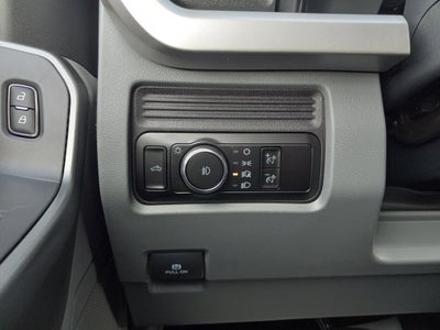 2026 Ford Super Duty F-350 SRW XLT 4WD Crew Cab 6.75' Box