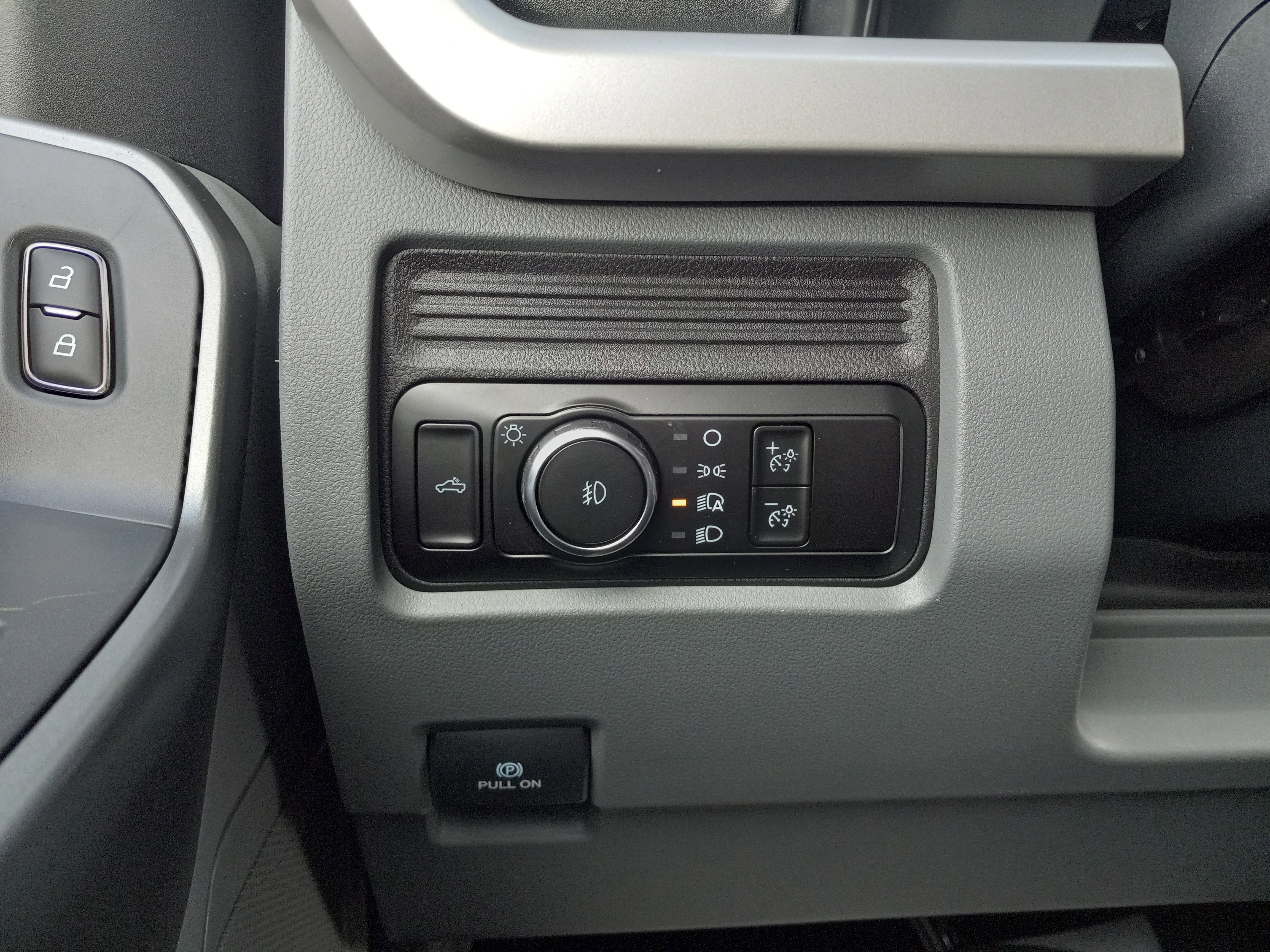 2026 Ford Super Duty F-350 SRW XLT 4WD Crew Cab 6.75' Box