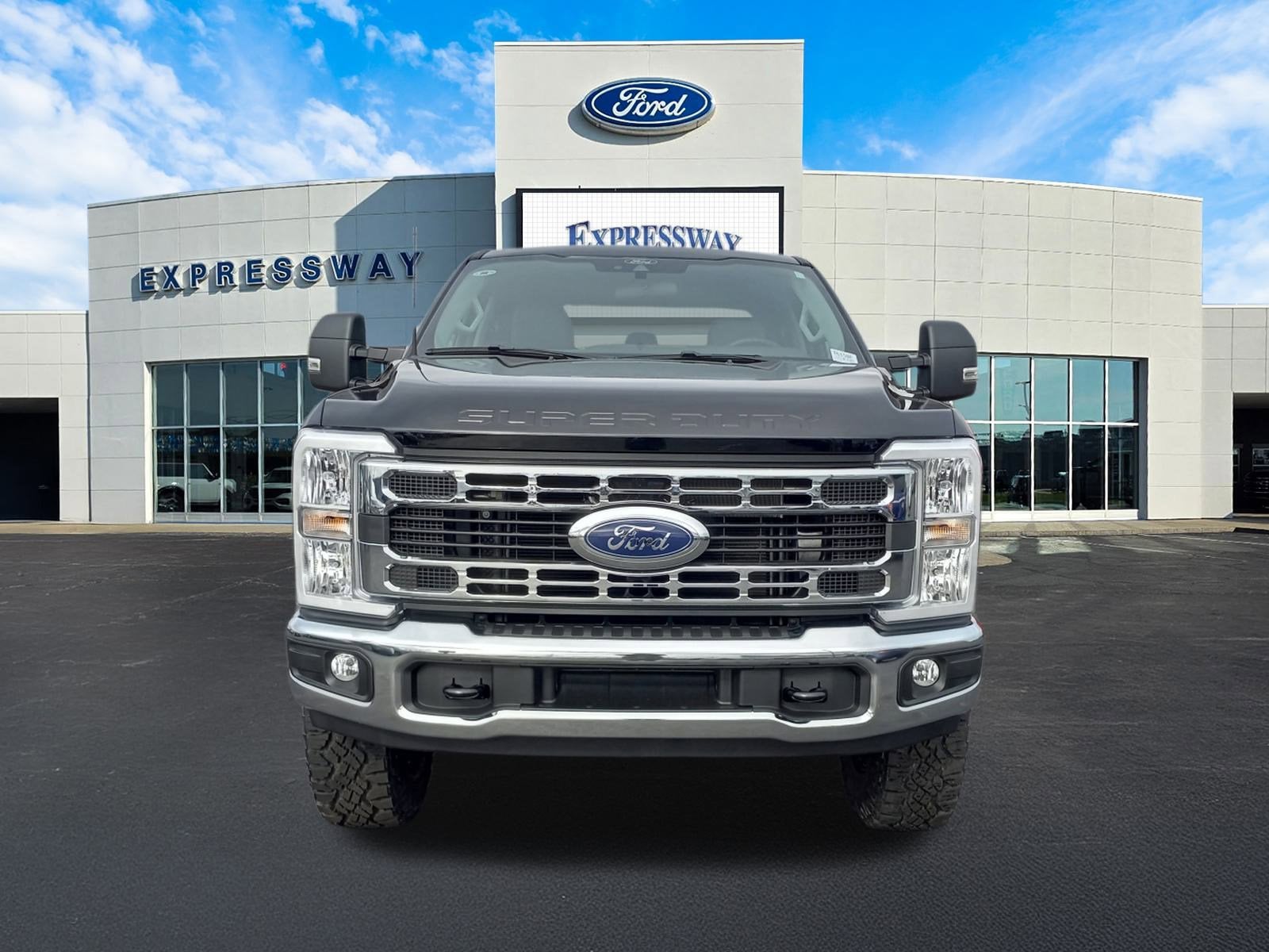 2026 Ford Super Duty F-350 SRW XLT 4WD Crew Cab 6.75' Box